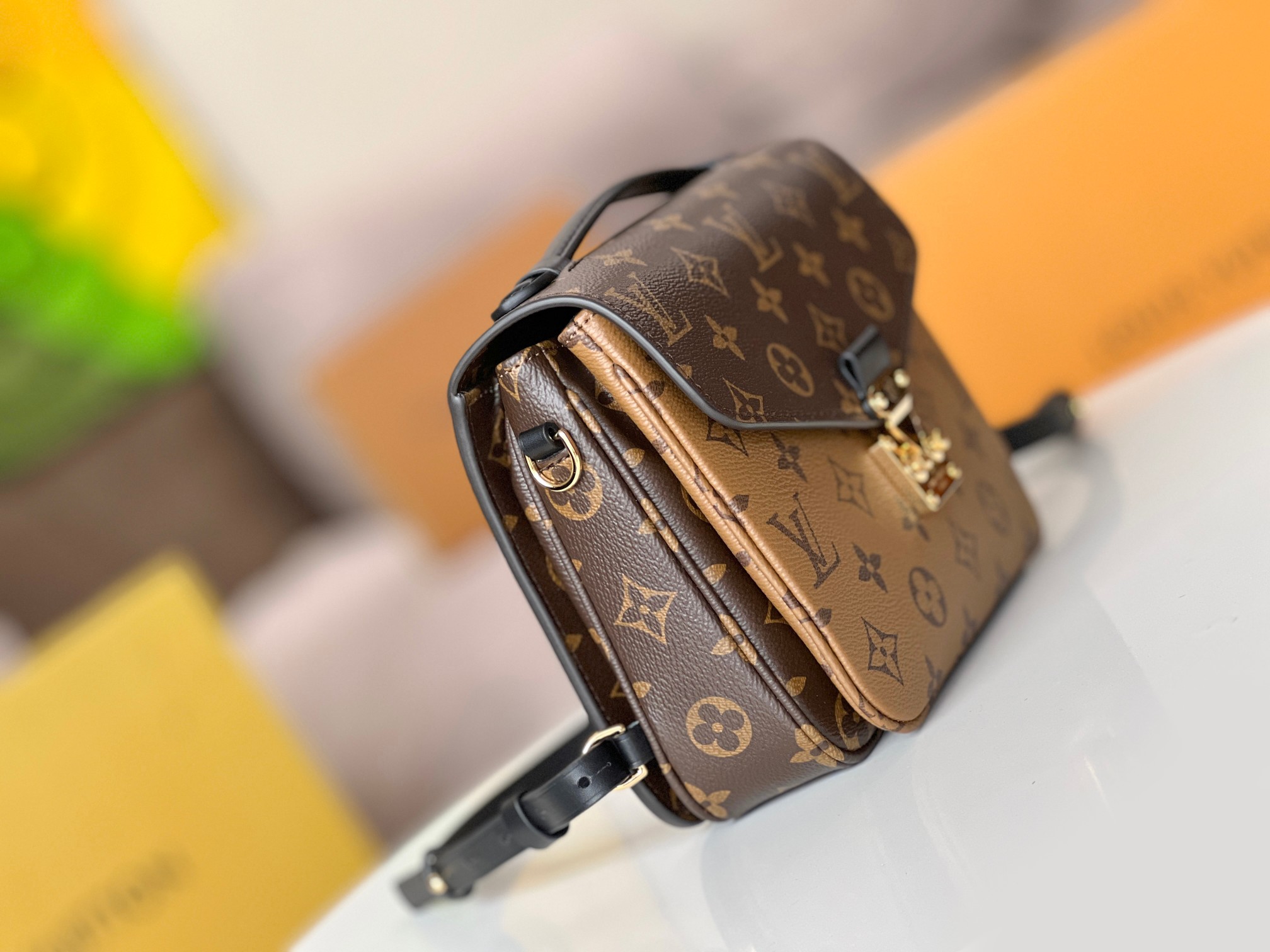 Louis Vuitton Pochette Métis M11941 Shoulder Bag - Image 5