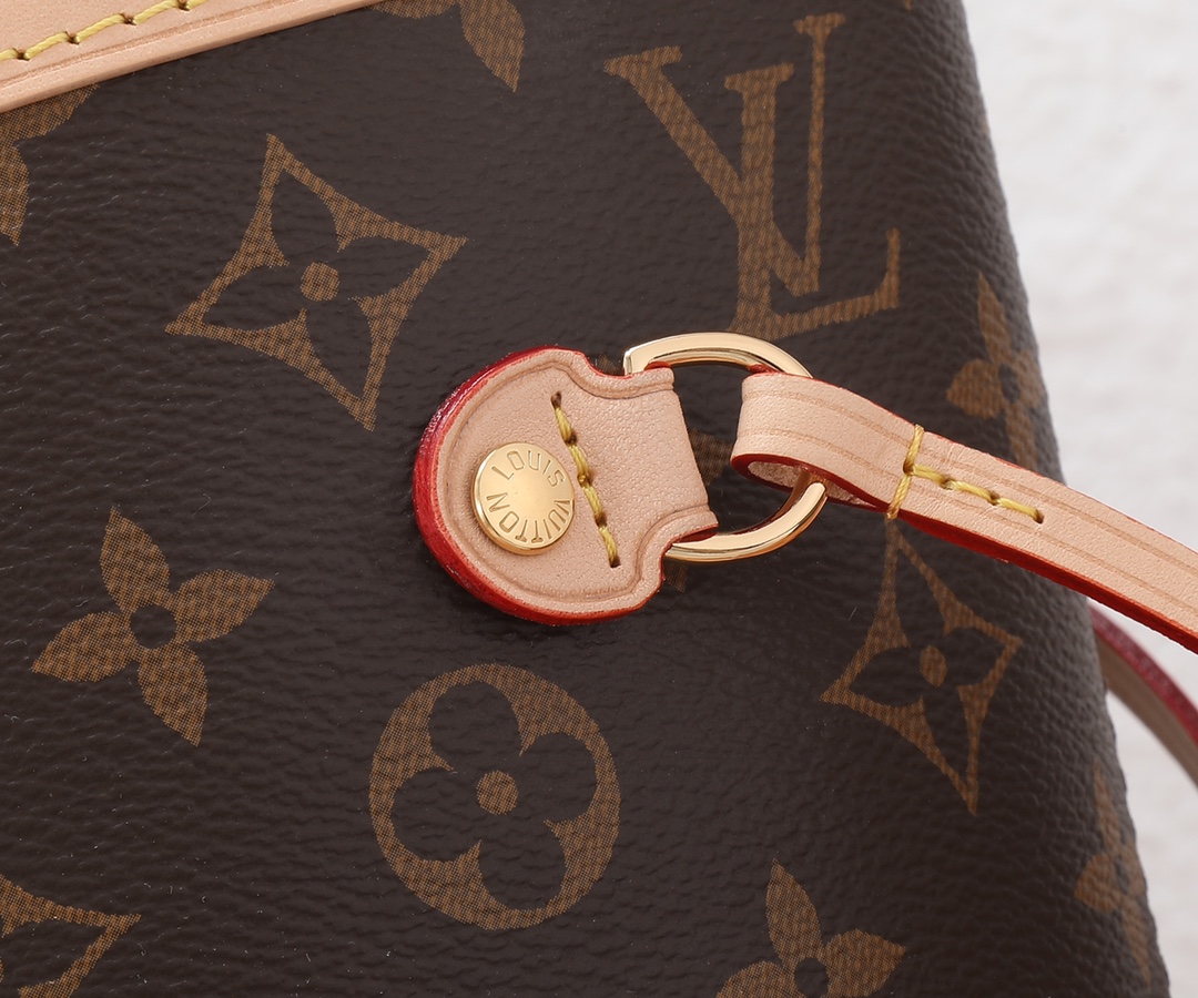 Louis Vuitton Neverfull MM Tote Bag - Image 5