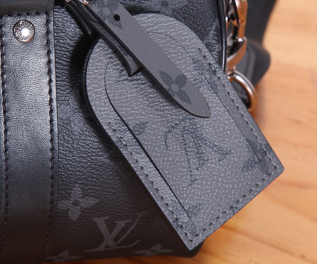 Louis Vuitton Keepall 25 Handbag in Monogram Eclipse Reverse Canvas - Image 5