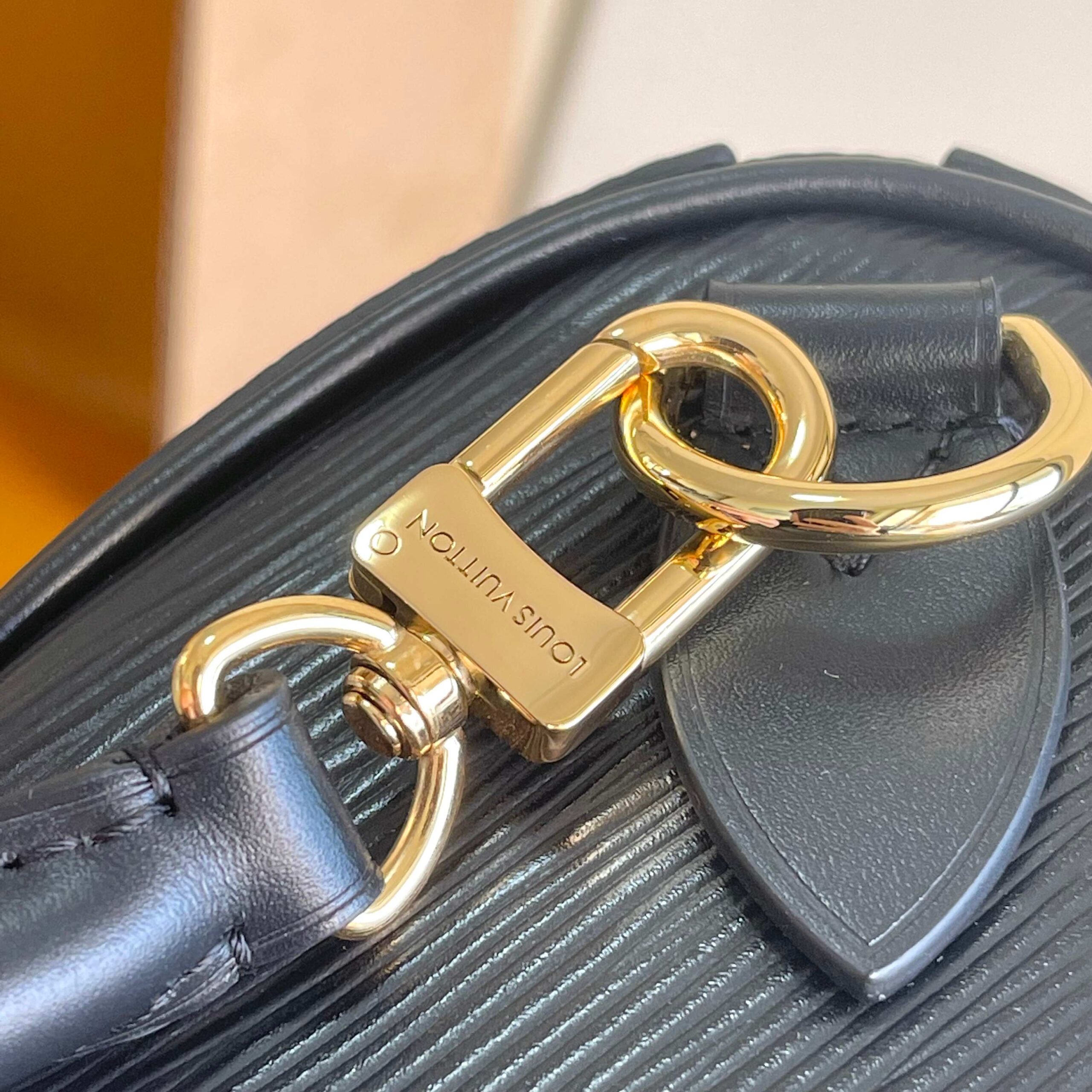 Louis Vuitton Speedy Soft 30 Epi Leather Bag - Image 5
