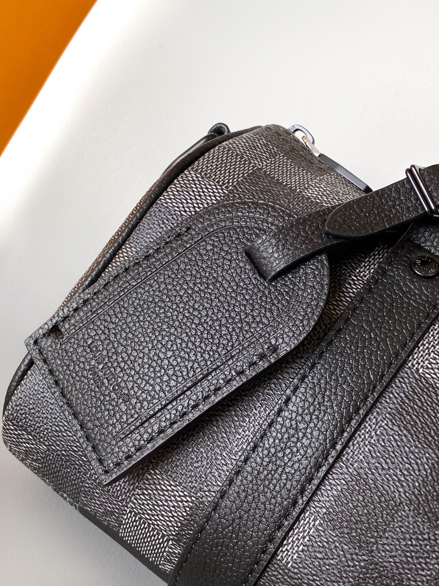 Louis Vuitton Keepall Bandoulière 25 Monogram Surfin Travel Bag - Image 5