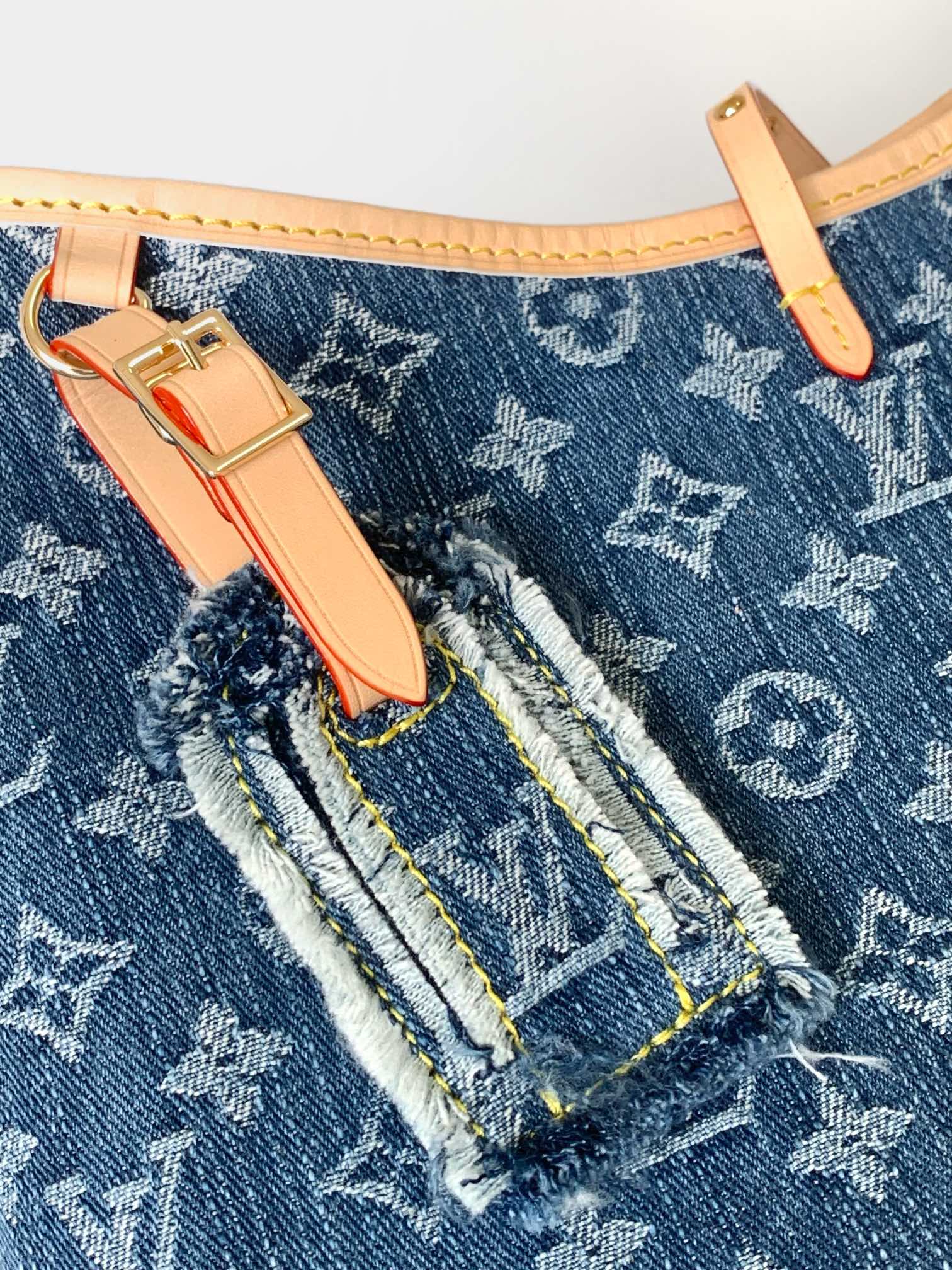 Louis Vuitton CarryAll Medium Handbag in Blue Denim - Image 5