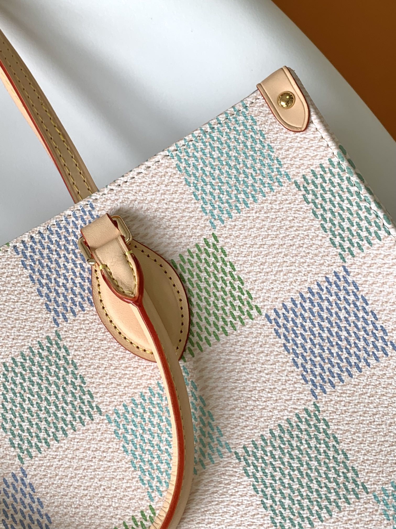Louis Vuitton OnTheGo MM Monogram Tote Bag - Image 5