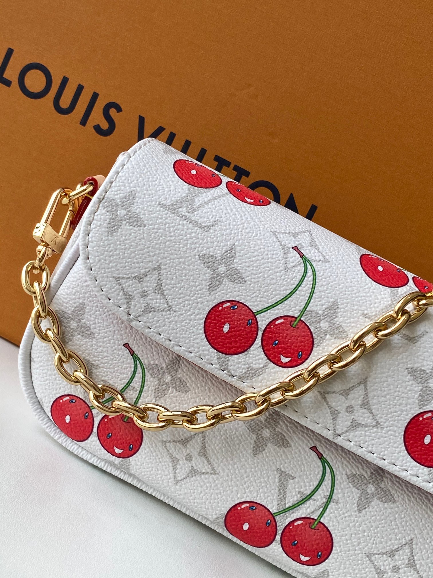 Louis Vuitton Wallet On Chain Ivy Monogram Cherry Canvas Shoulder Bag - Image 5