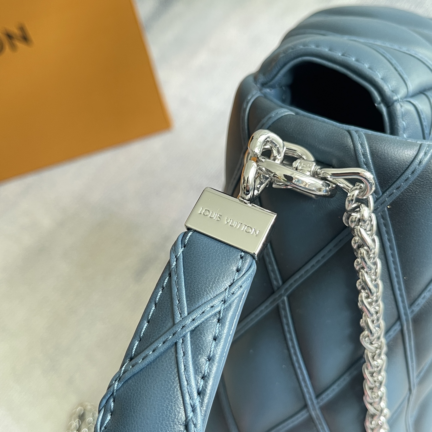 Louis Vuitton GO-14 Medium Handbag - Image 5