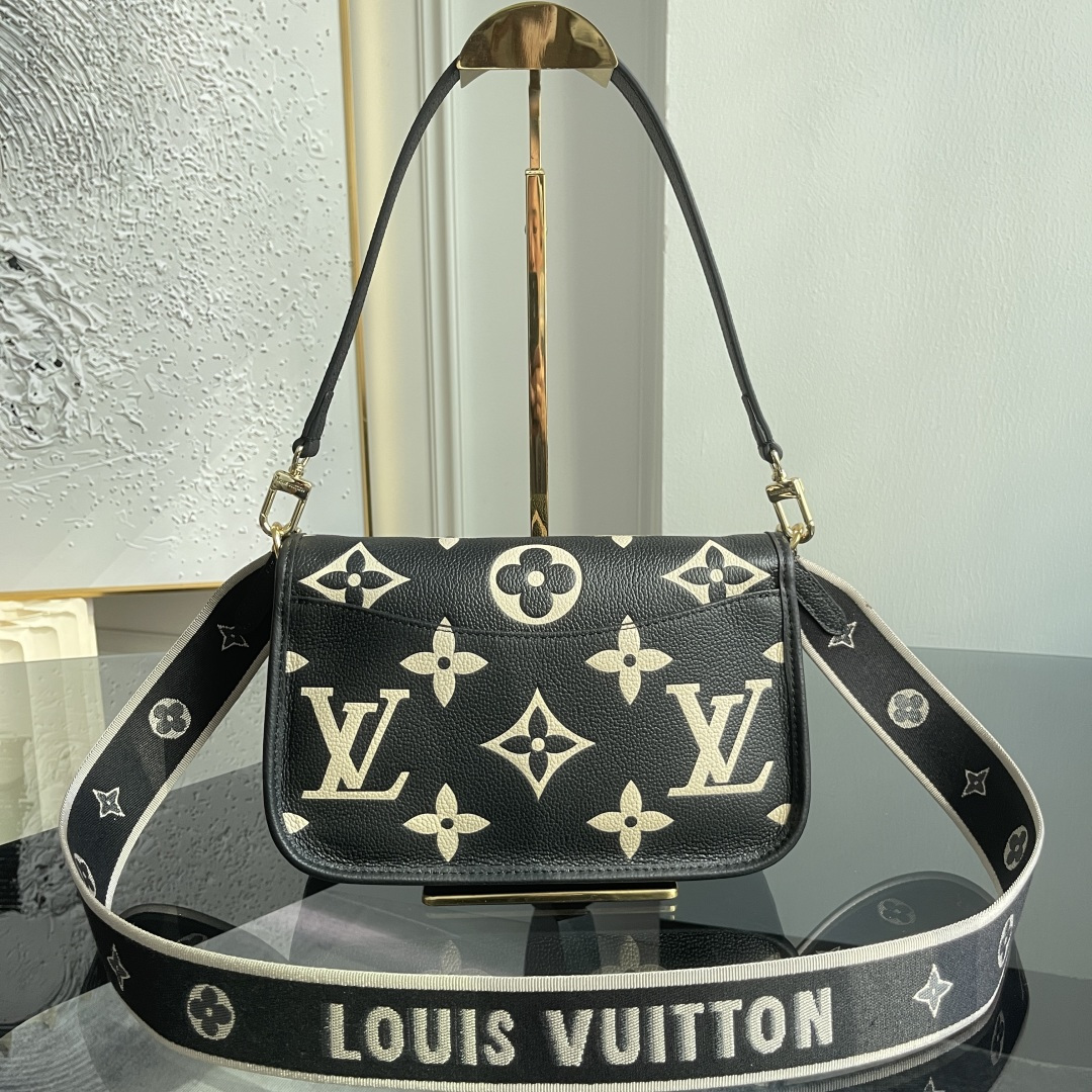 Louis Vuitton Diane Bag M46584 in Black - Image 5