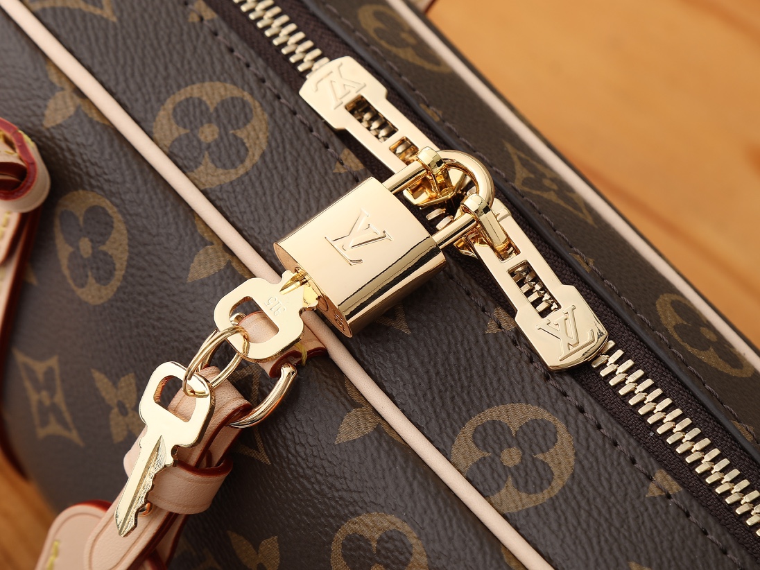 Louis Vuitton Hang On Shoulder Bag M47031 - Image 5