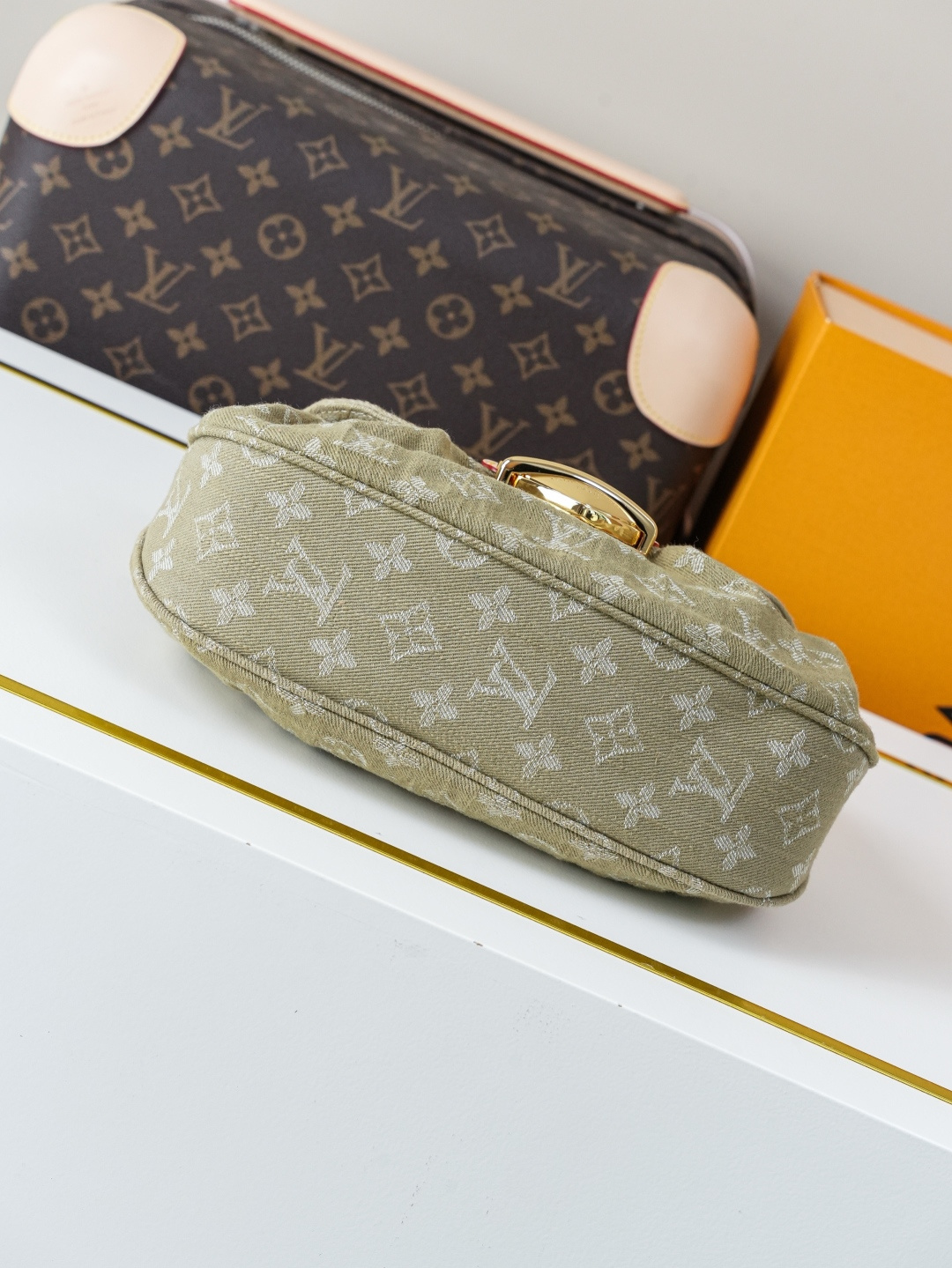 Louis Vuitton Rendez-Vous Sunset Denim Handbag - Image 5