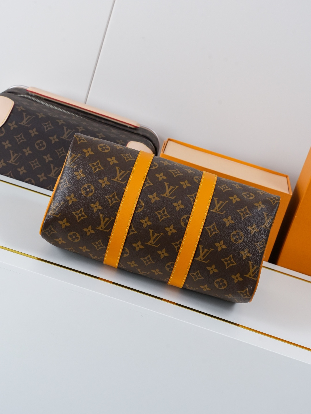 Louis Vuitton Keepall Bandoulière 35 Travel Bag in Monogram Archive Canvas - Image 5