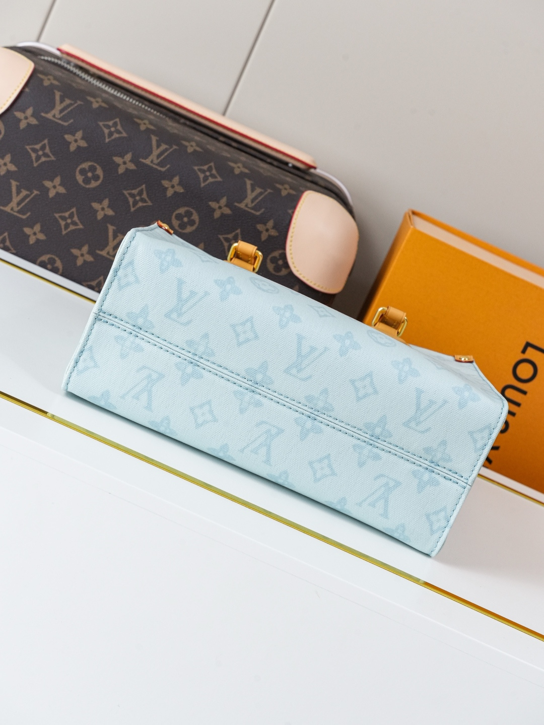 Louis Vuitton OnTheGo PM Monogram Origine Bleu Courrier Tote Bag - Image 5