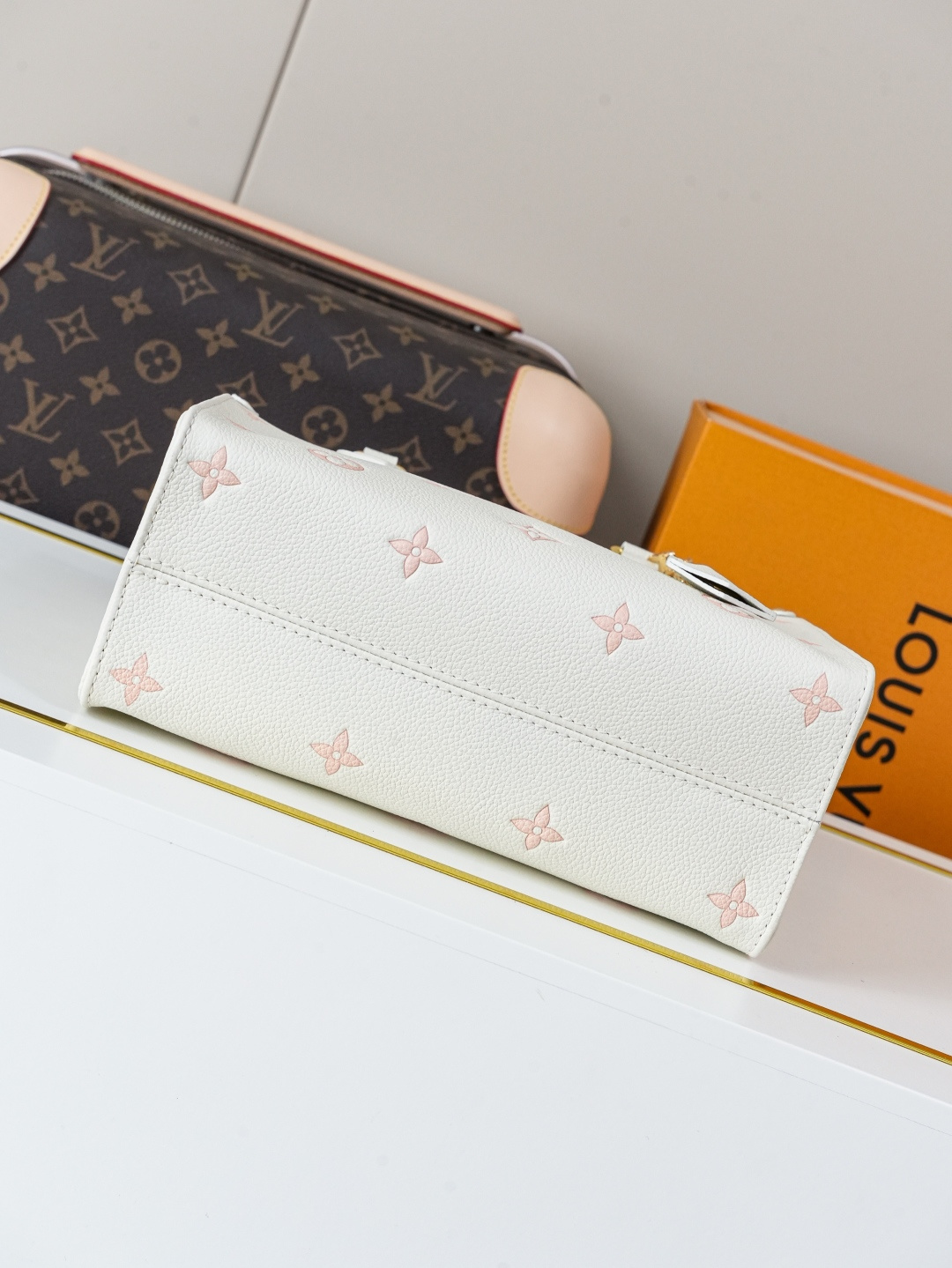 Louis Vuitton OnTheGo Small Tote Bag in Monogram Empreinte Leather - Image 5