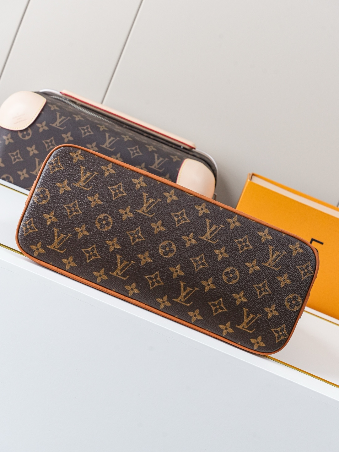 Louis Vuitton Alma Medium Handbag in Monogram Canvas with Ostrich Leather Trim - Image 5