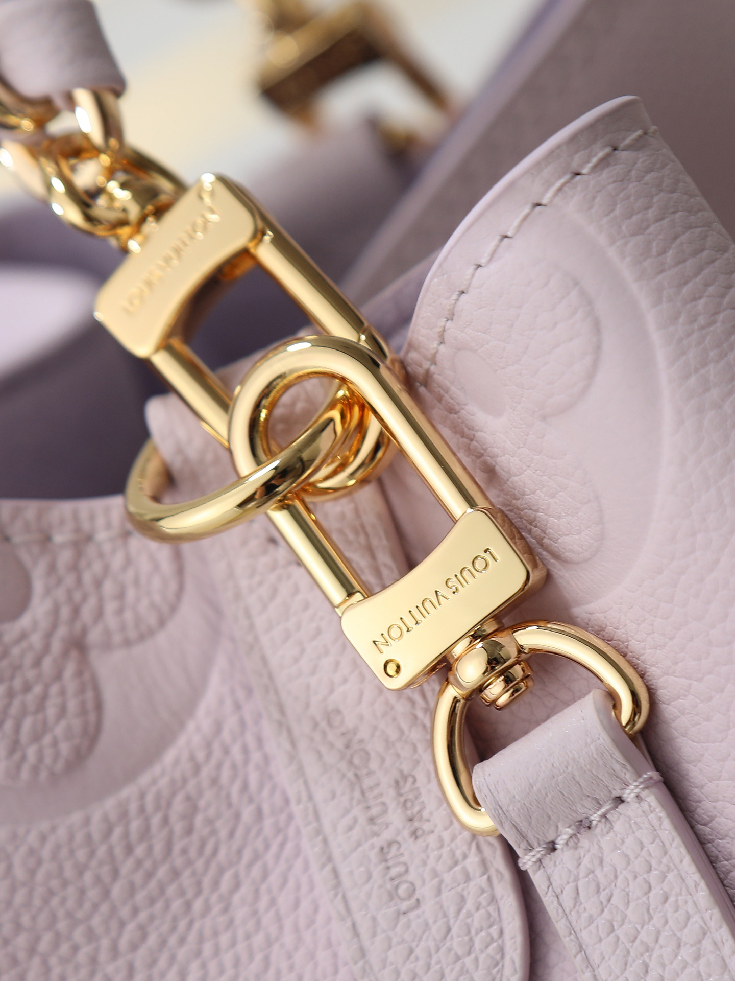 Louis Vuitton Néonoé BB Shoulder Bag in Dream Purple Monogram Empreinte Leather - Image 5