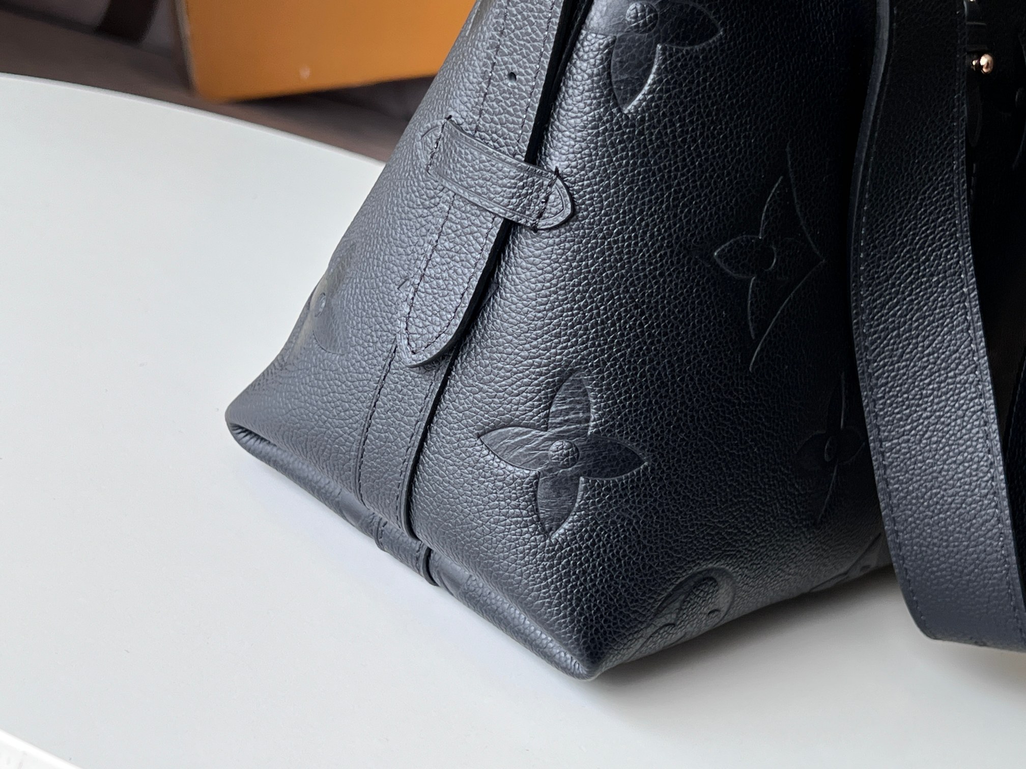 Louis Vuitton CarryAll Small Handbag - Image 5