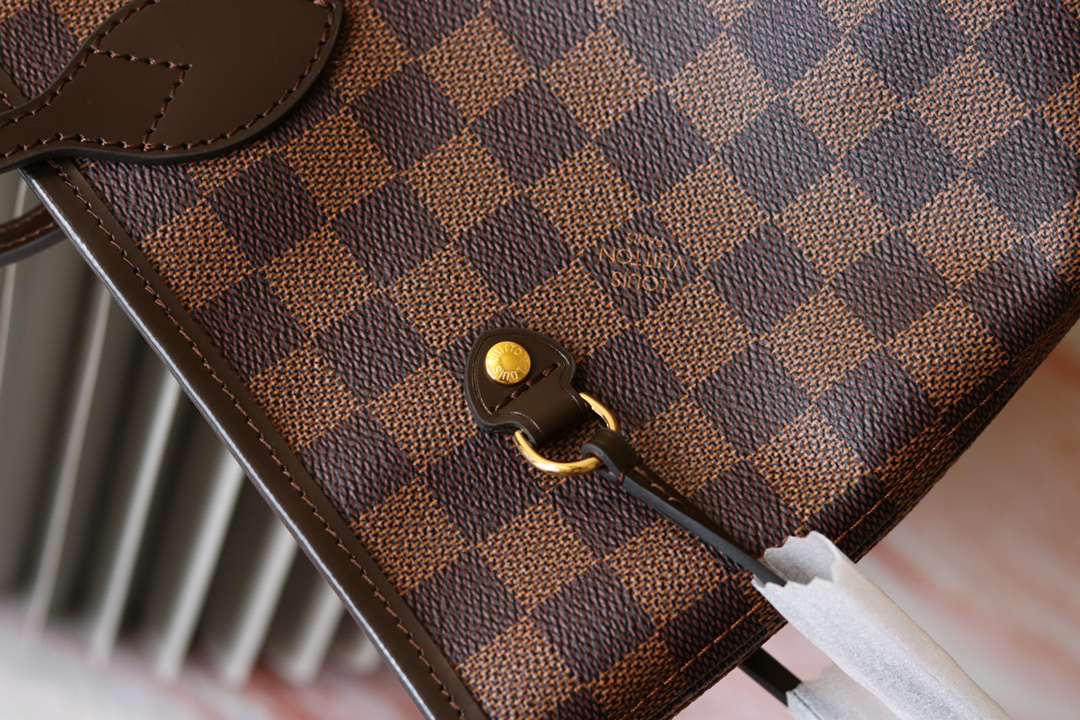 Neverfull Medium Tote Bag - Image 5