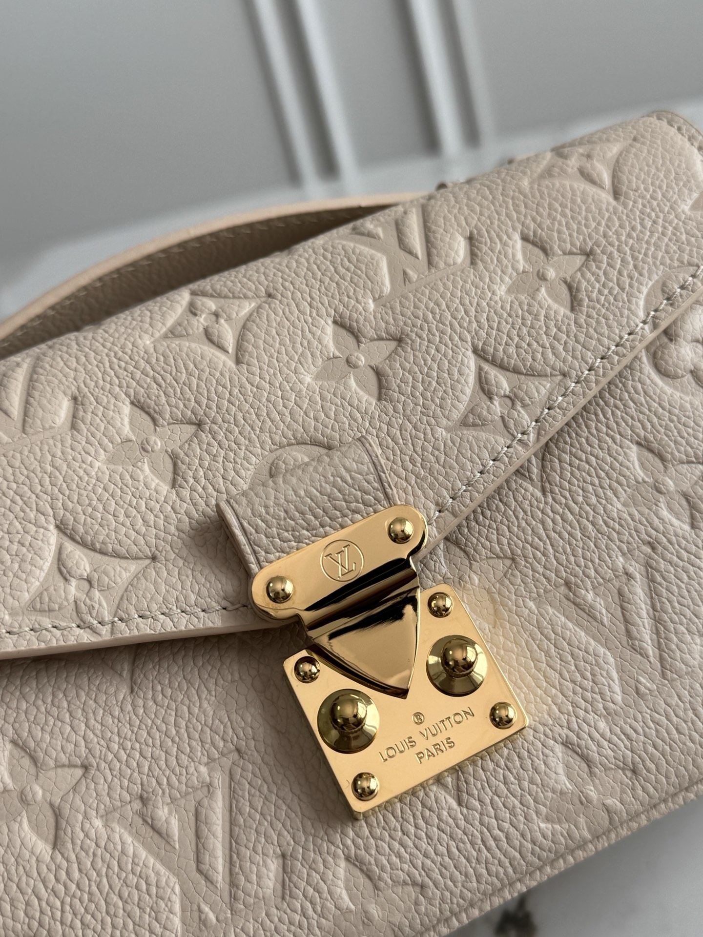 Louis Vuitton Pochette Metis East West Monogram Empreinte Leather Bag - Image 5