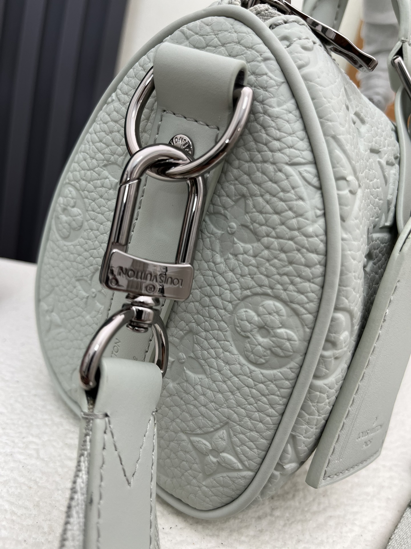Louis Vuitton Keepall Bandouliere 25 Travel Bag - Image 5