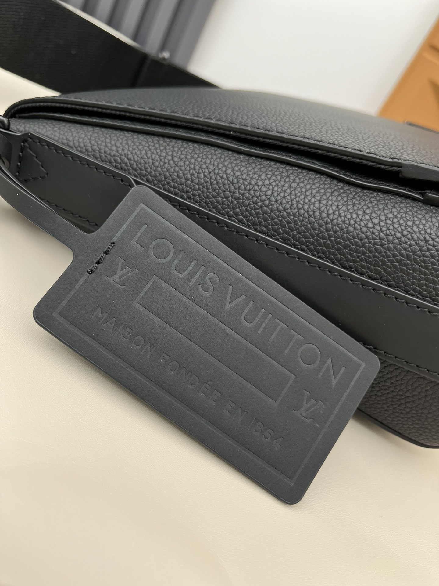 Louis Vuitton Aerogram Messenger Bag M21363 / M57080 - Image 5