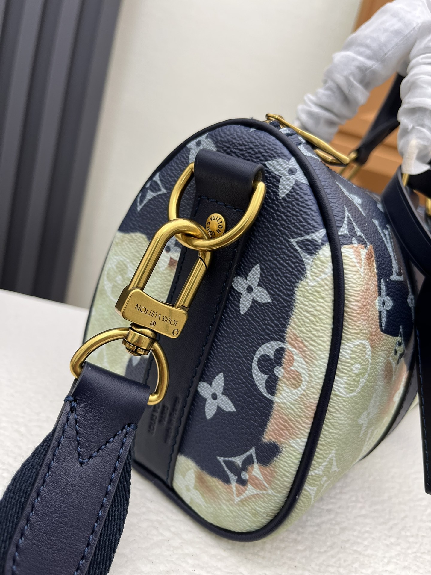 Louis Vuitton Keepall Bandoulière 25 Blue Flame Crossbody Bag - Image 5