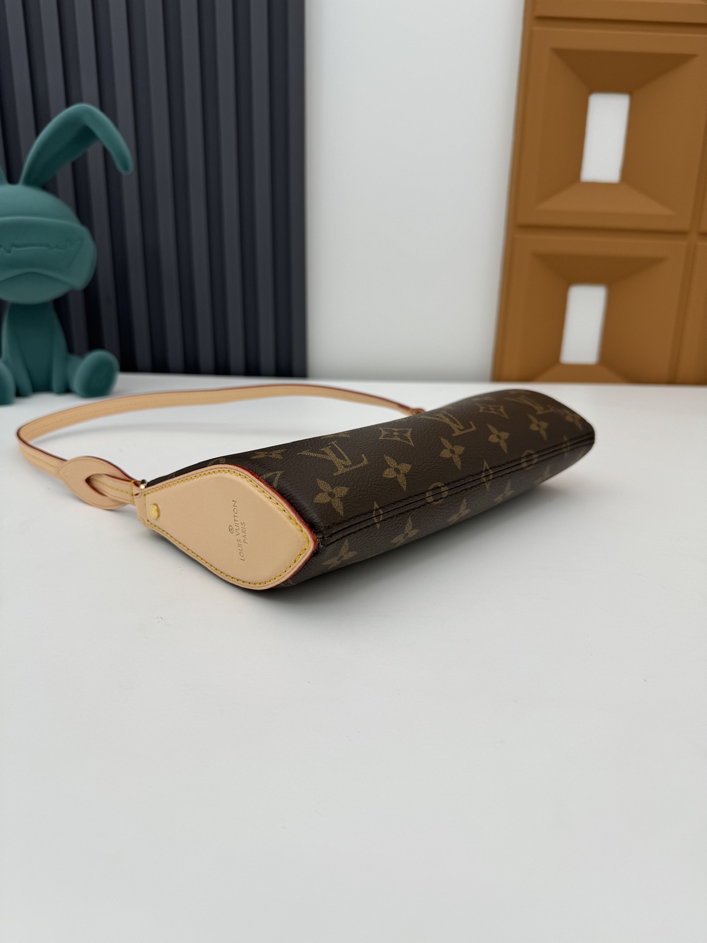 Louis Vuitton Pochette Tirette M47123 Monogram Canvas Shoulder Bag - Image 5