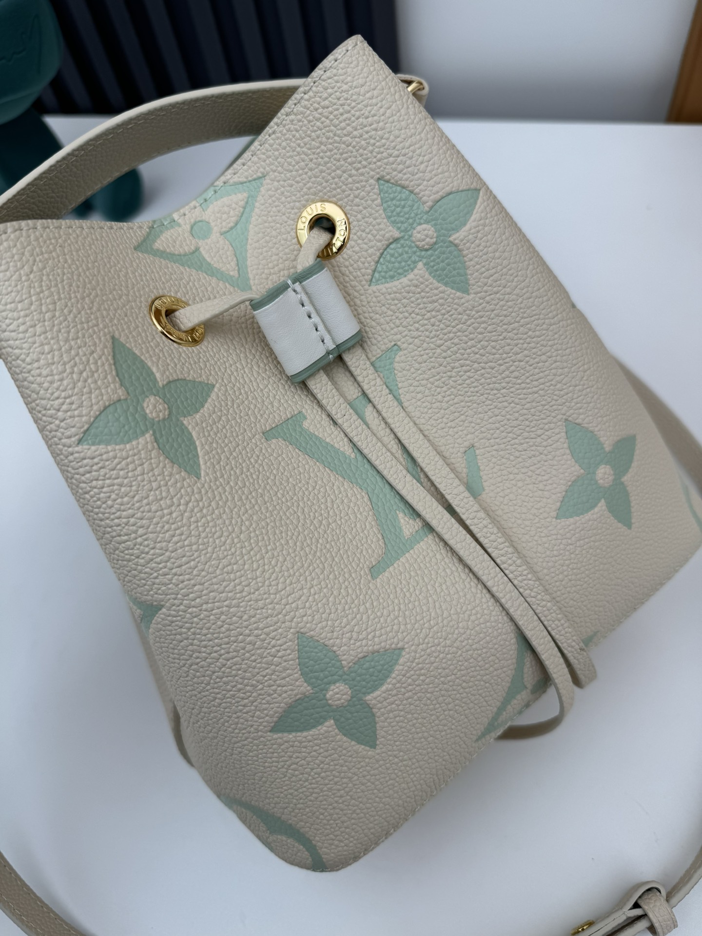 Louis Vuitton NéoNoé BB Monogram Empreinte Leather Shoulder Bag - Image 5