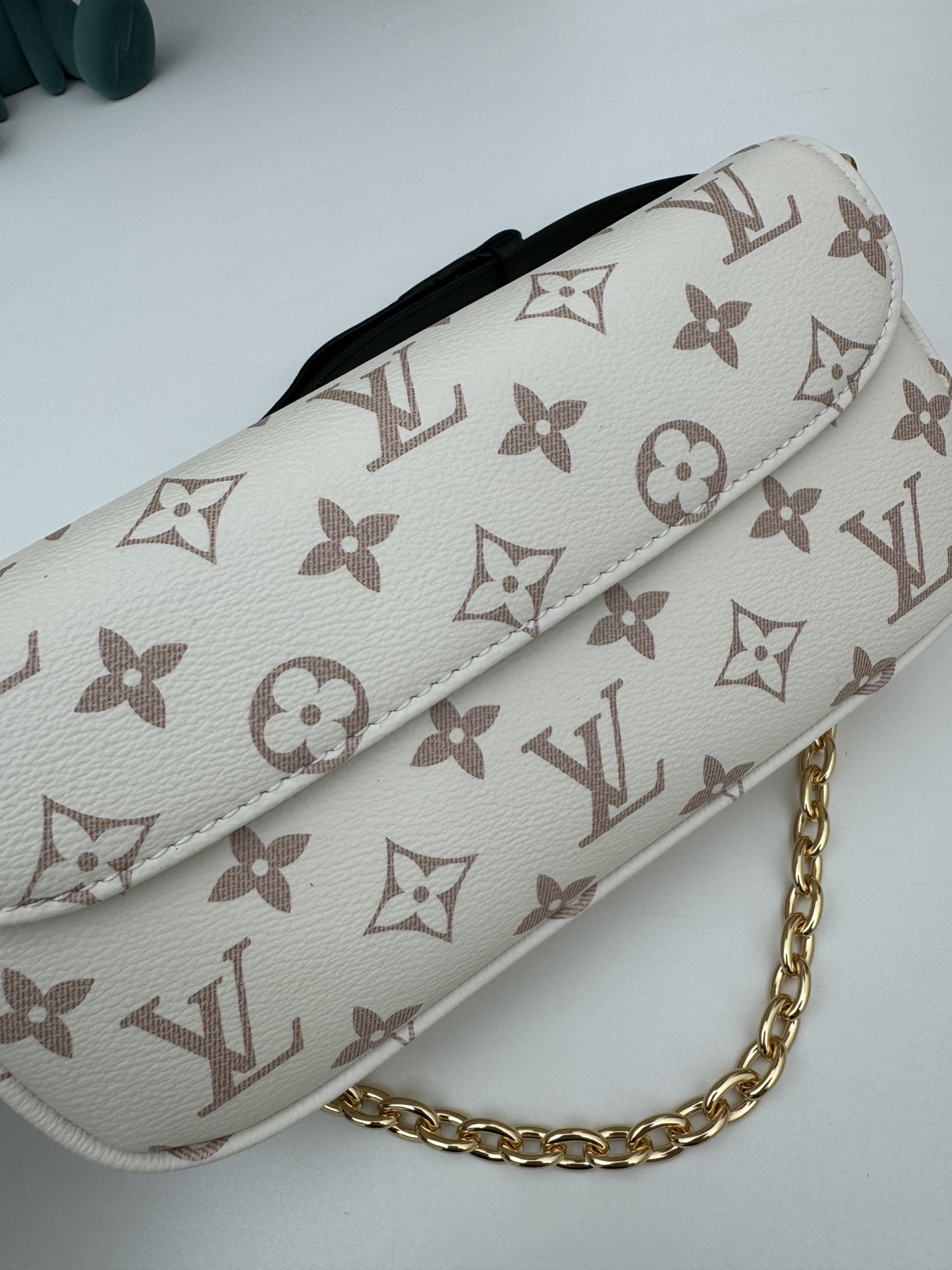 Louis Vuitton Wallet On Chain Ivy M83091 - Image 5