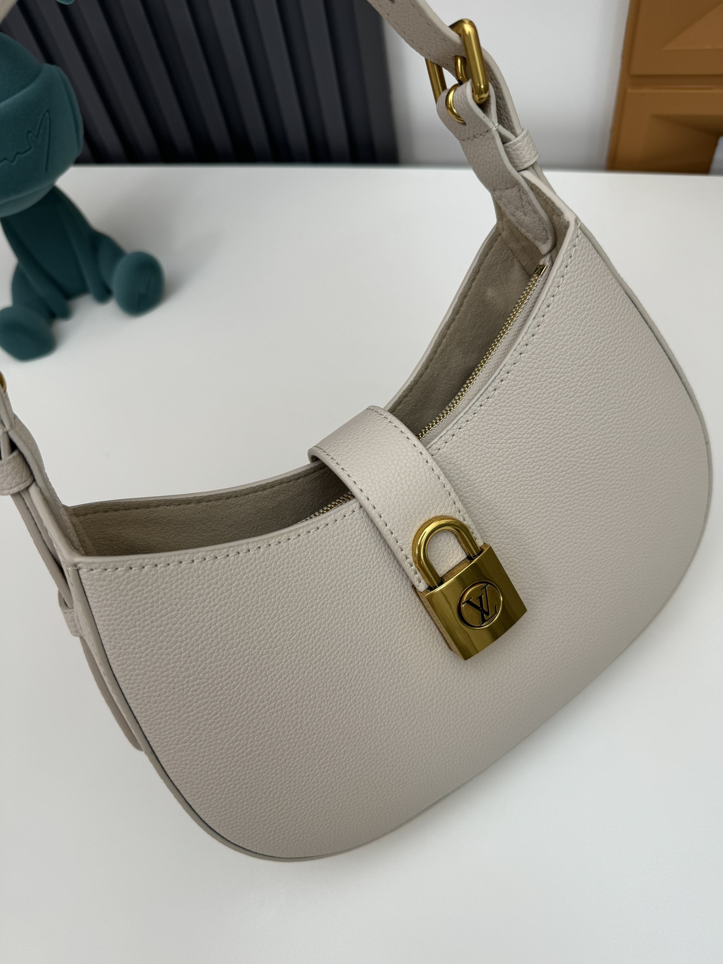 Louis Vuitton Low Key Shoulder Bag M24611 M24885 M24990 - Image 5