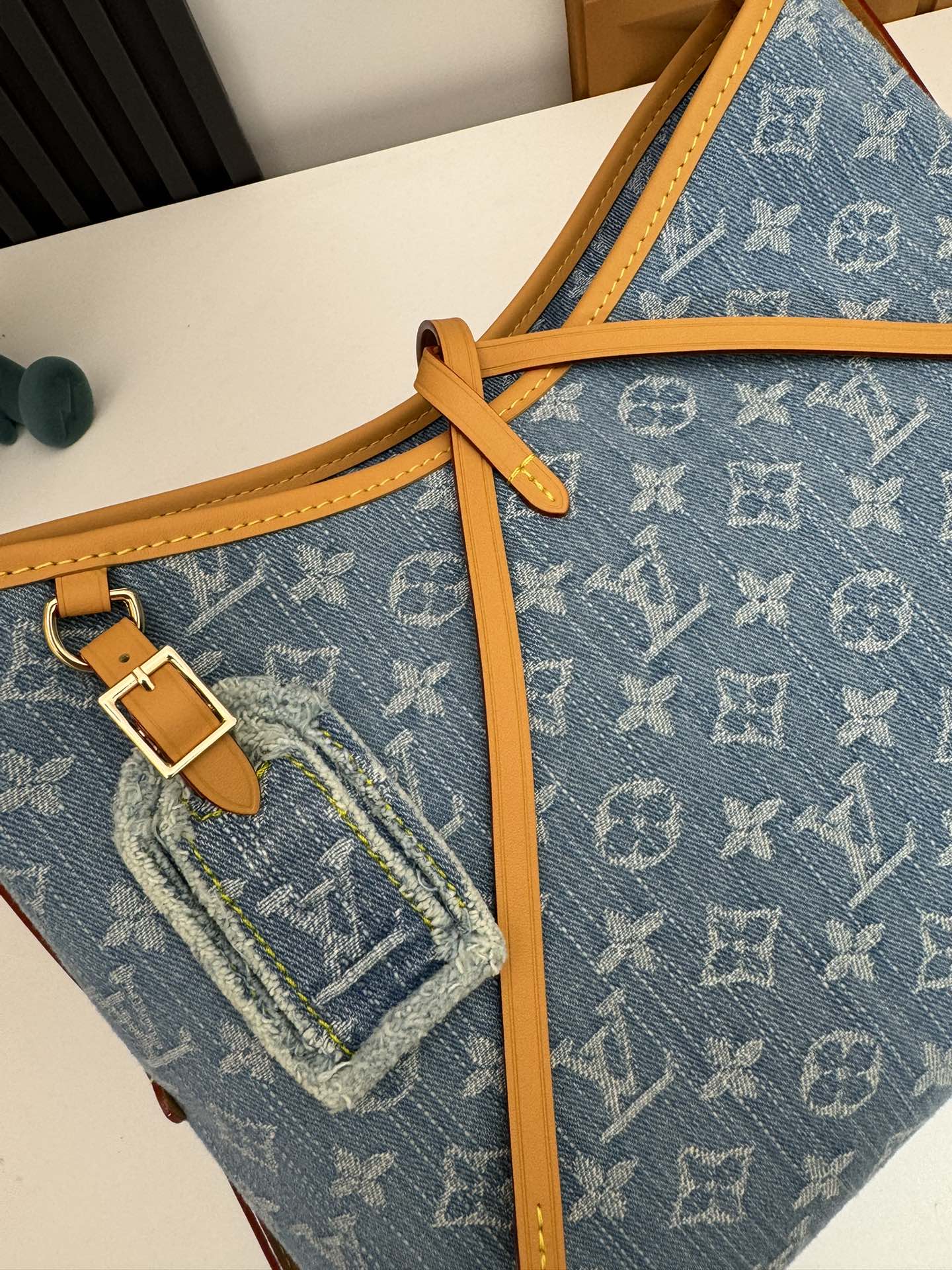Louis Vuitton CarryAll Medium Tote Bag in Light Blue Denim, M11462 - Image 5