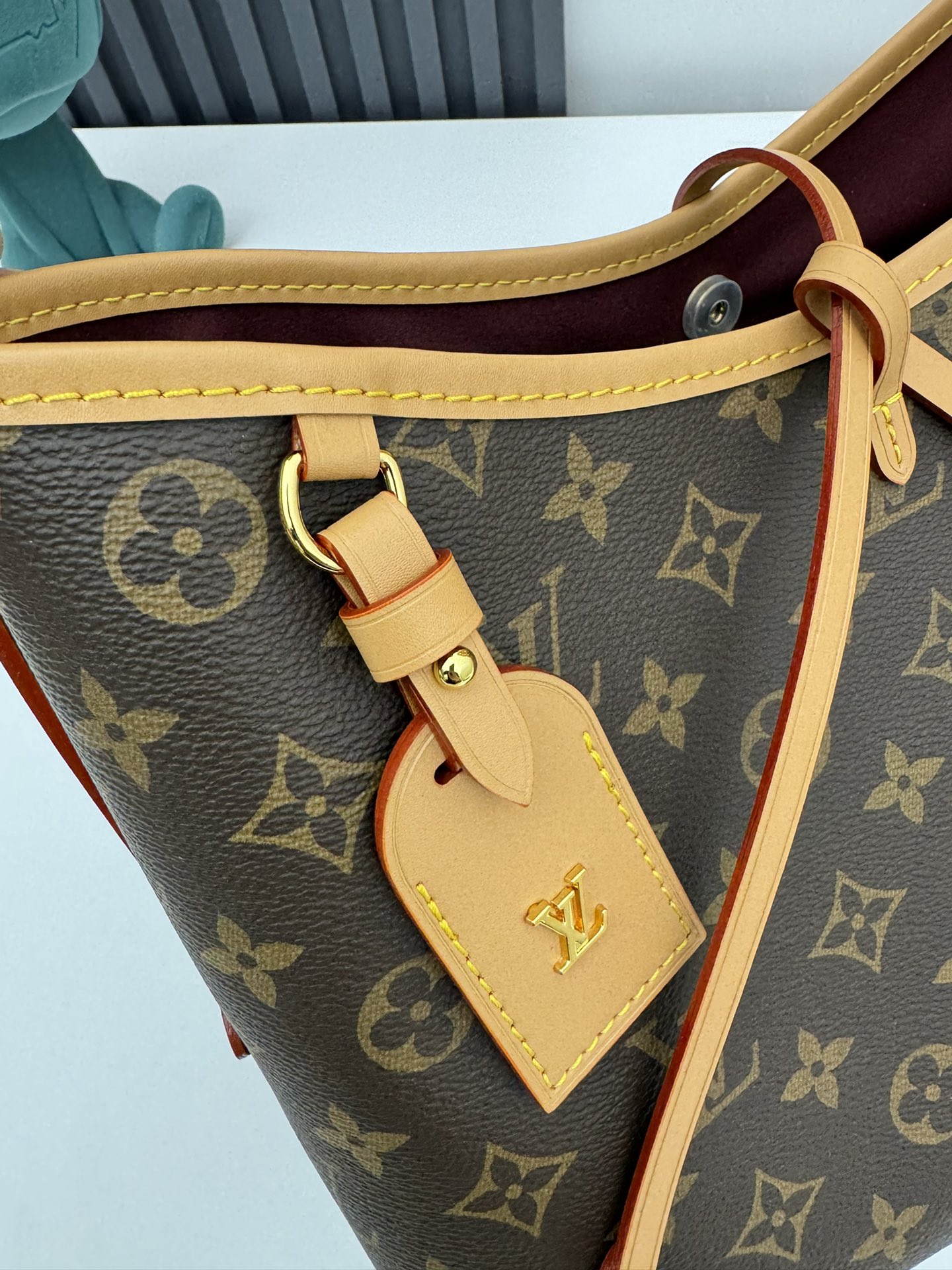 Louis Vuitton CarryAll Small Handbag M46203 in Monogram Canvas - Image 5