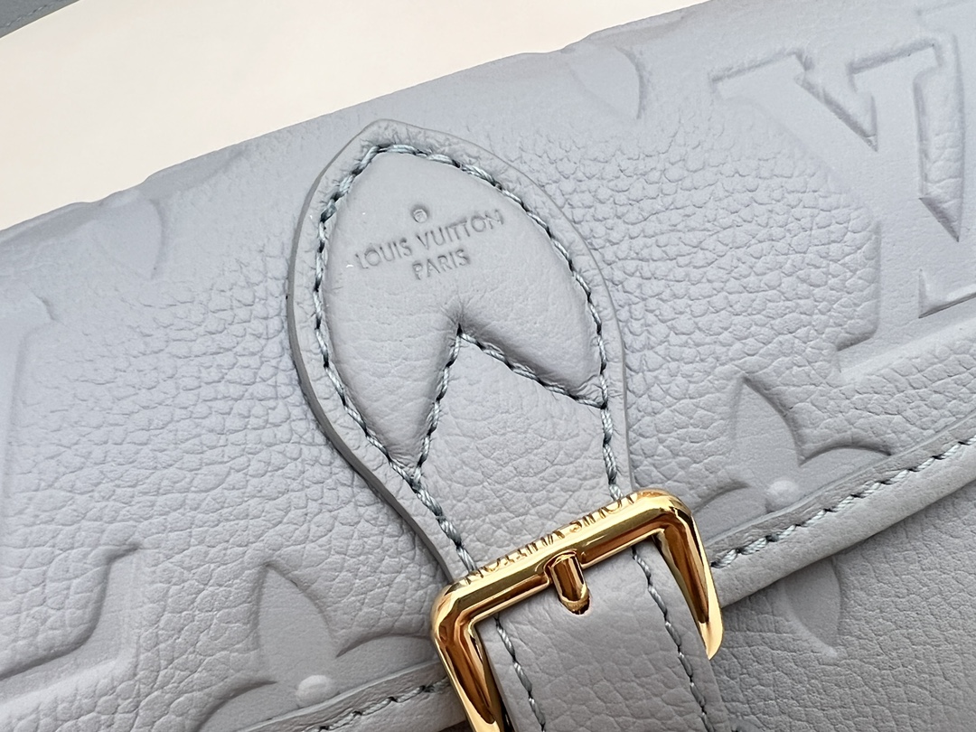 Louis Vuitton Nano Diane Handbag - Image 5
