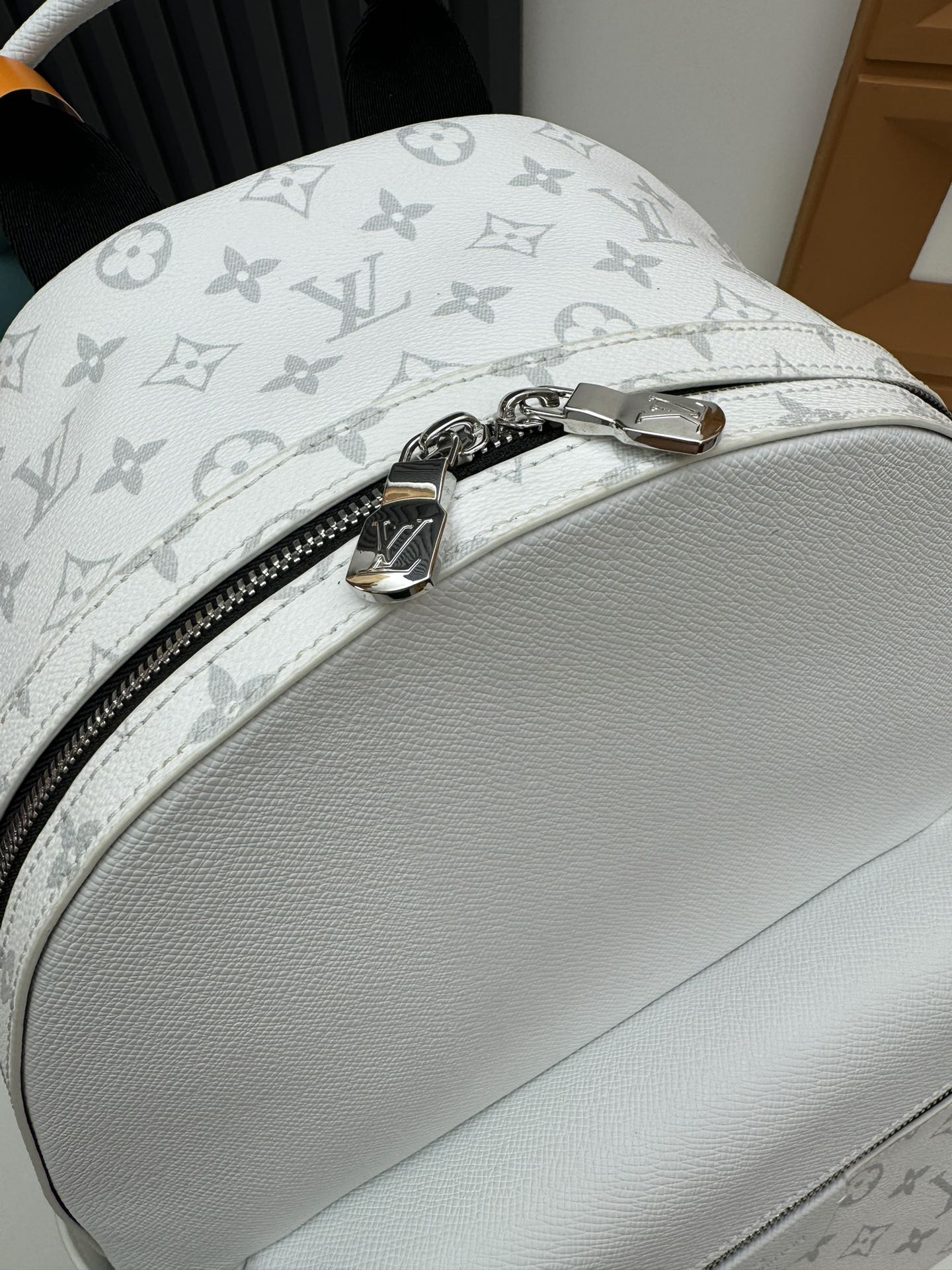 Louis Vuitton Discovery Backpack in Monogram Shadow Leather, M31061 - Image 5