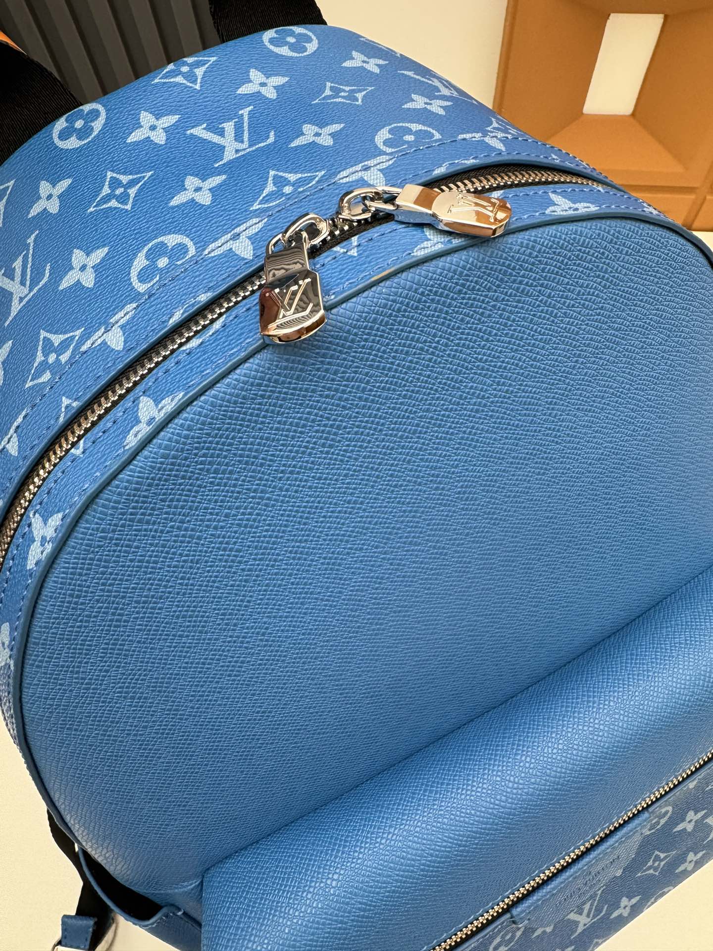 Louis Vuitton Discovery Backpack M31026 in Blue Monogram Shadow Leather - Image 5