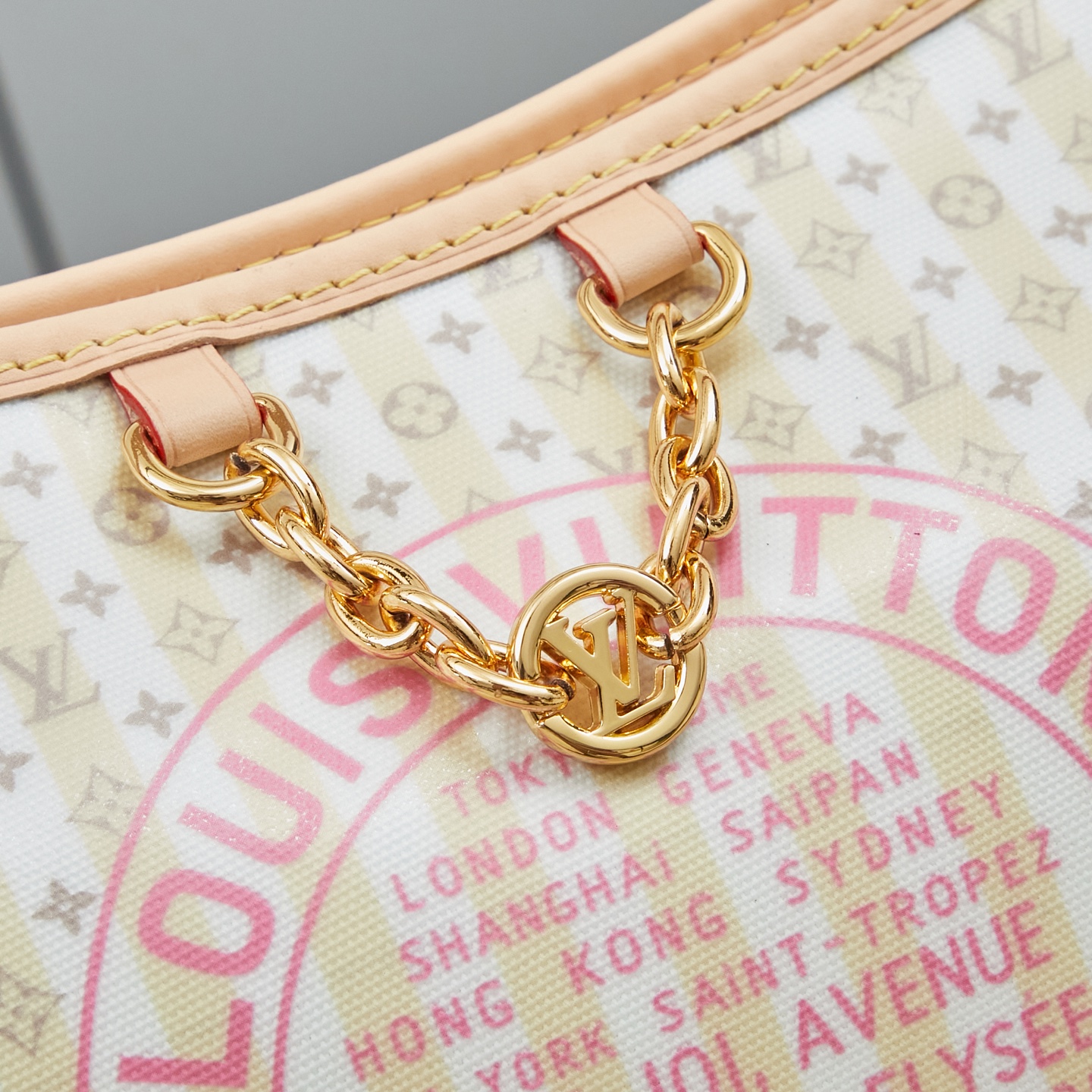 Louis Vuitton LV Stamp Carryall East West Bag - Image 5