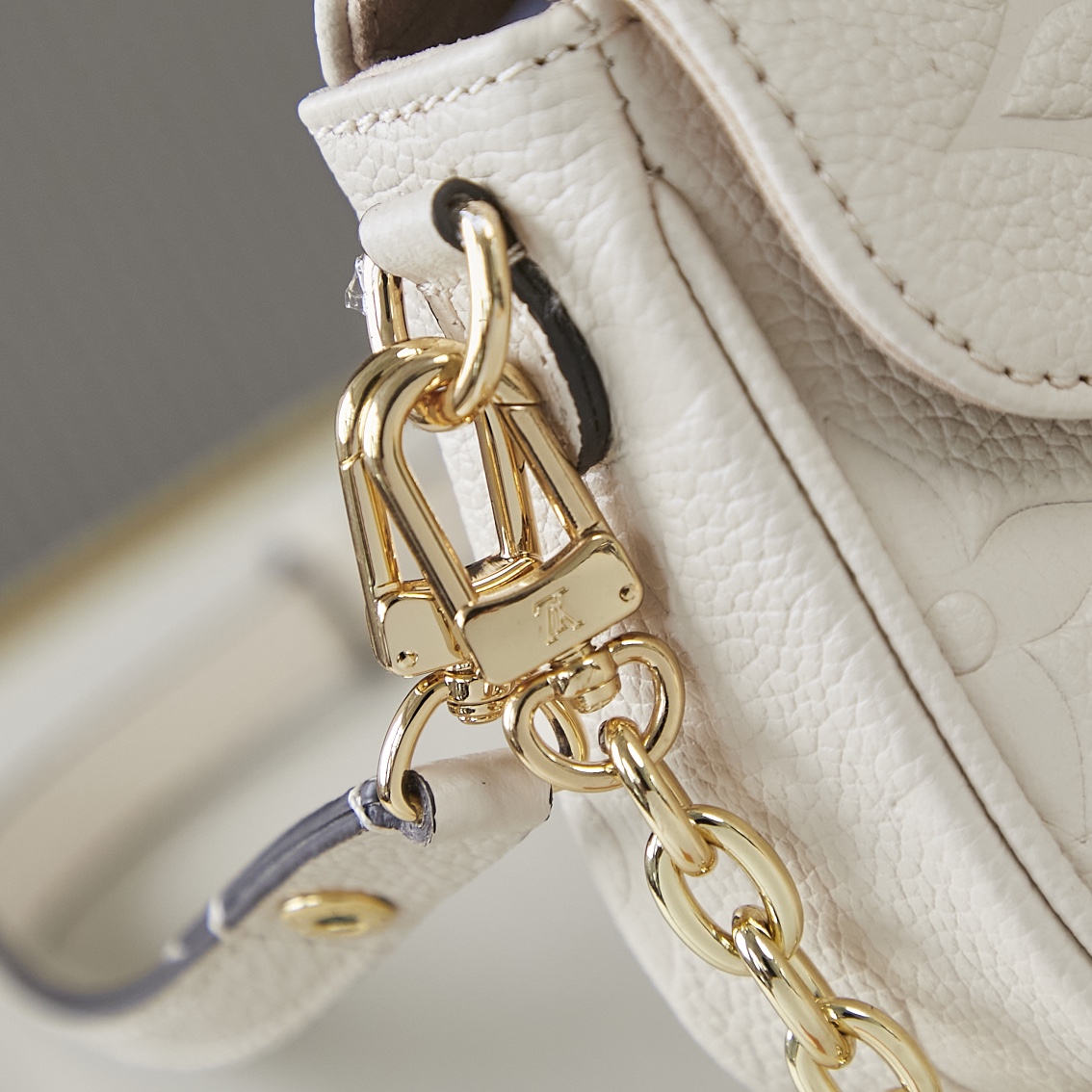 Louis Vuitton Wallet on Chain Ivy - Image 5