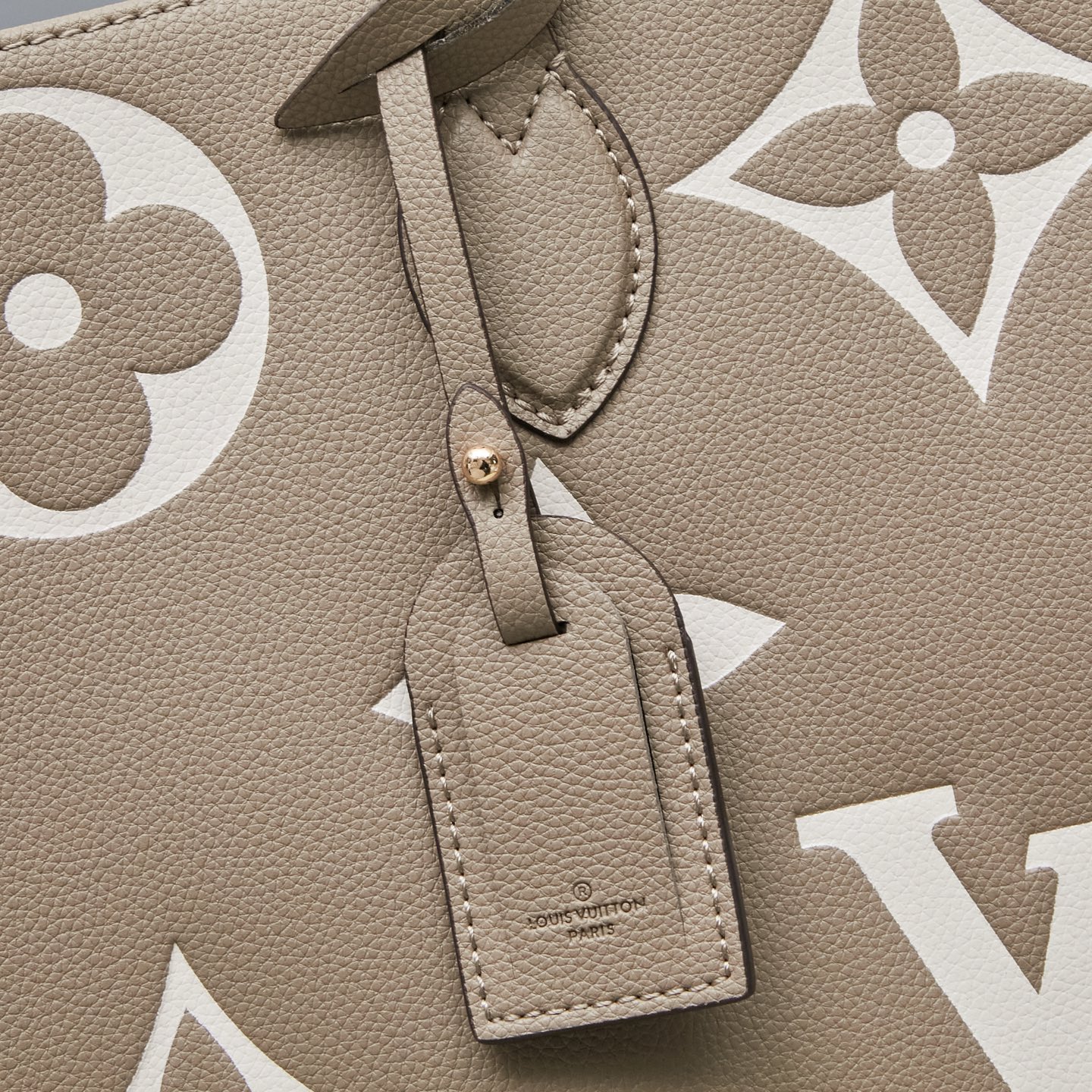 Louis Vuitton Onthego GM Tote Bag - Image 5