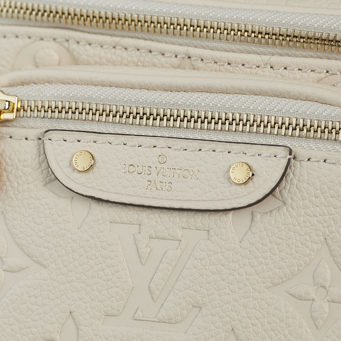 Louis Vuitton Mini Bumbag in Monogram Empreinte Gradient Leather - Image 5