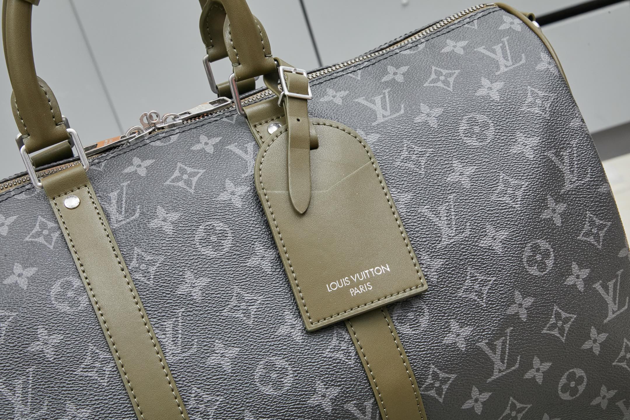 Louis Vuitton Keepall Bandoulière 45 Travel Bag in Monogram Eclipse - Image 5