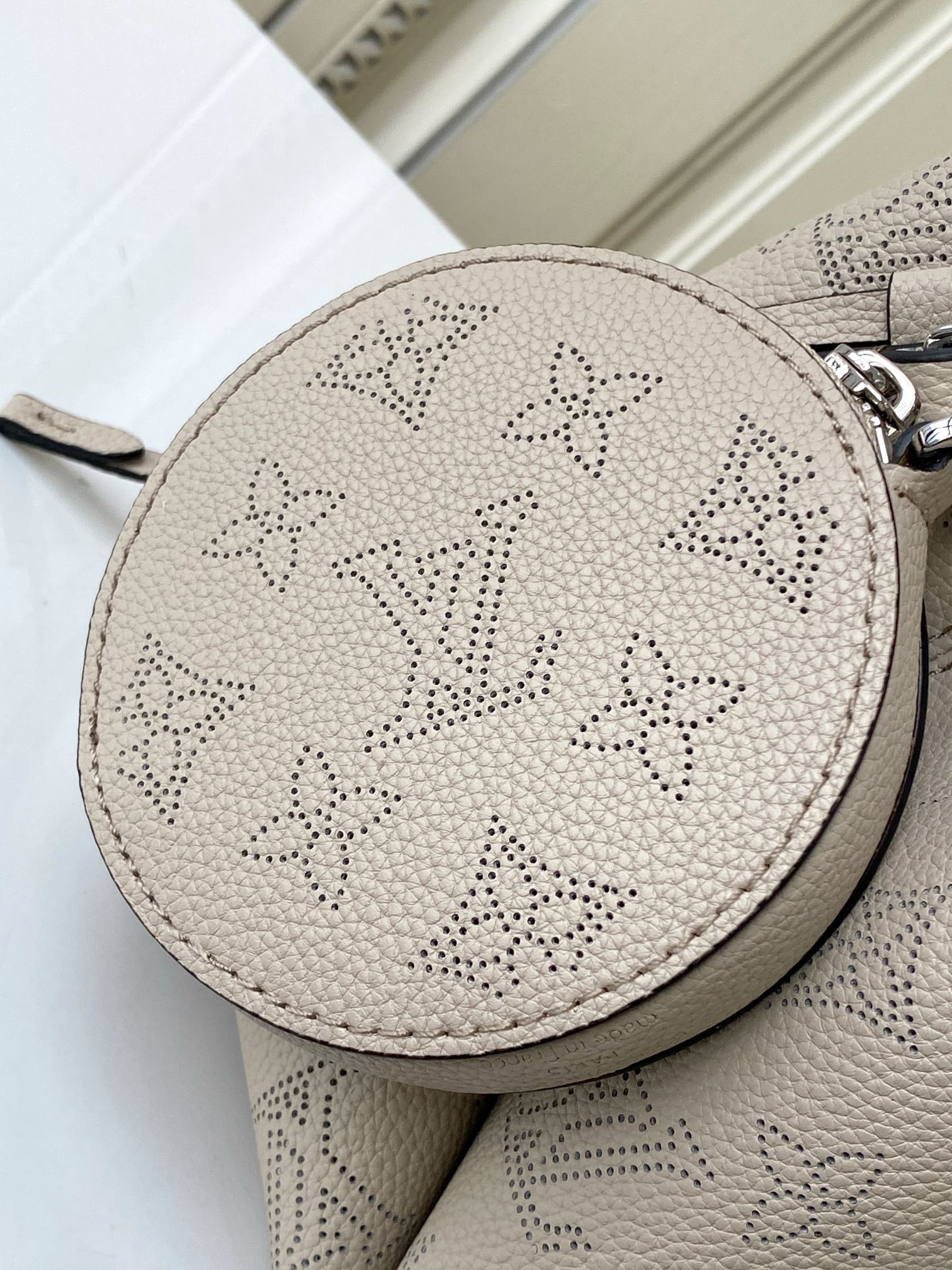 Louis Vuitton Bella Bucket Bag with Coin Purse - Image 5