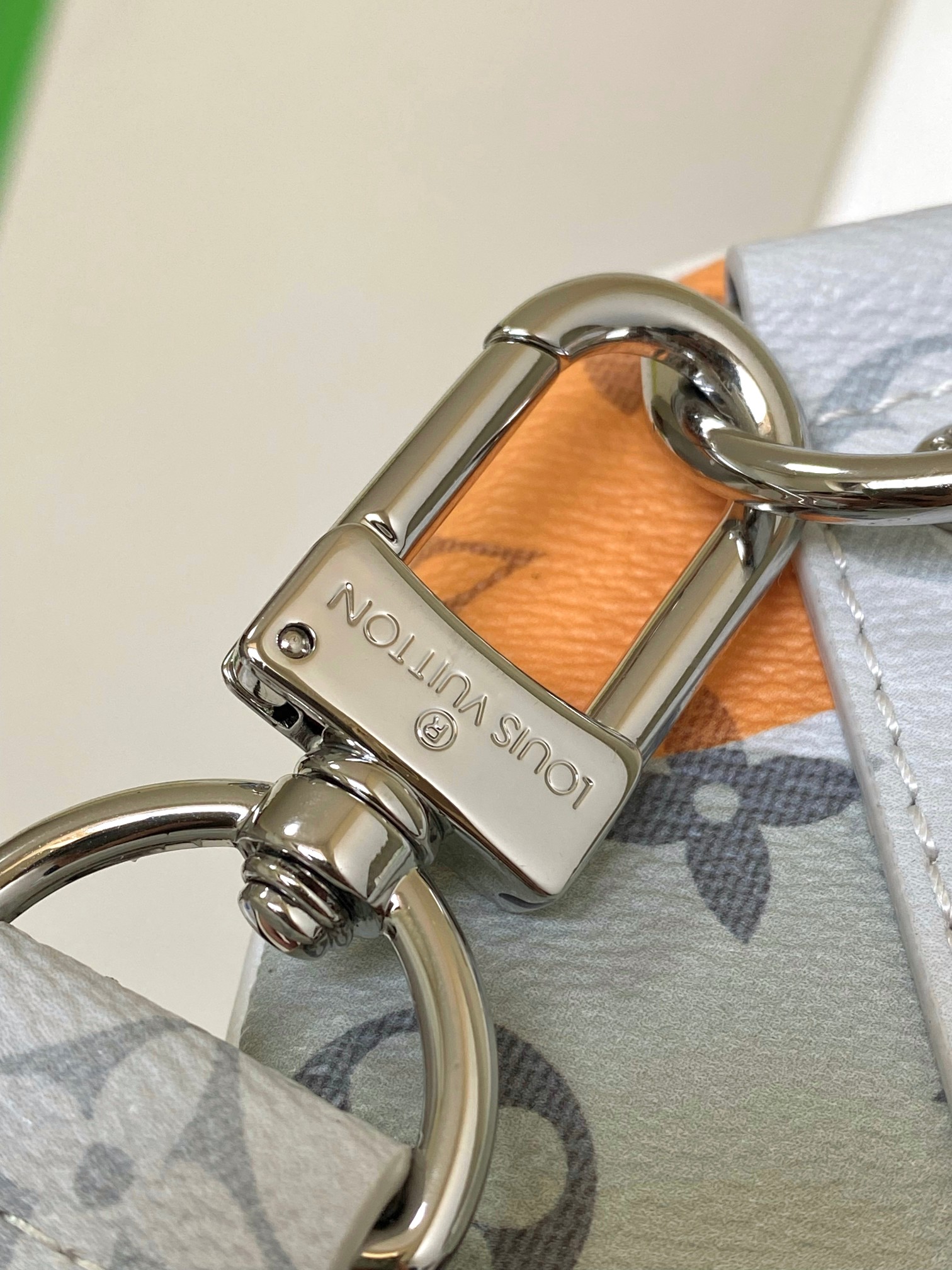 Louis Vuitton Keepall Bandoulière 25 Handbag - Image 5
