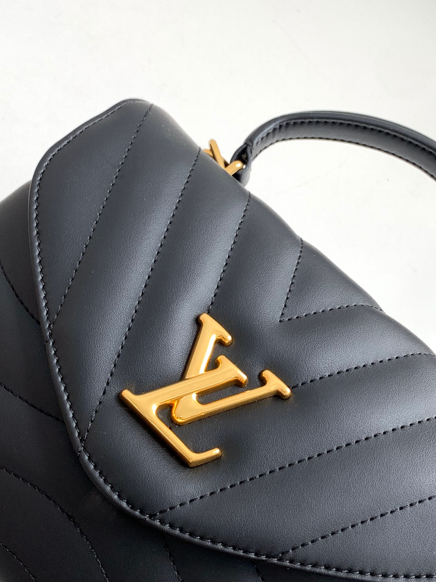 Louis Vuitton Hold Me New Wave Handbag - Image 5