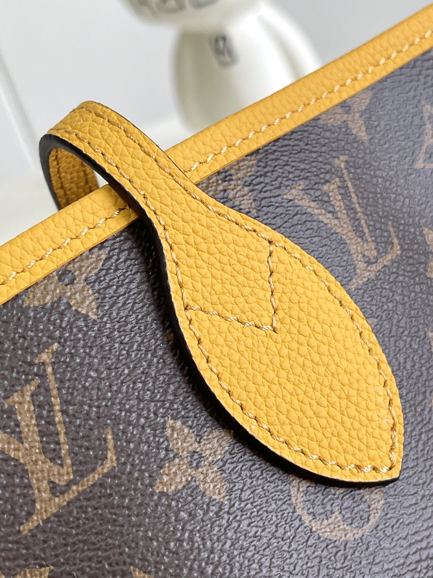 Louis Vuitton Neverfull MM Tote Bag in Damier Azur Canvas - Image 5