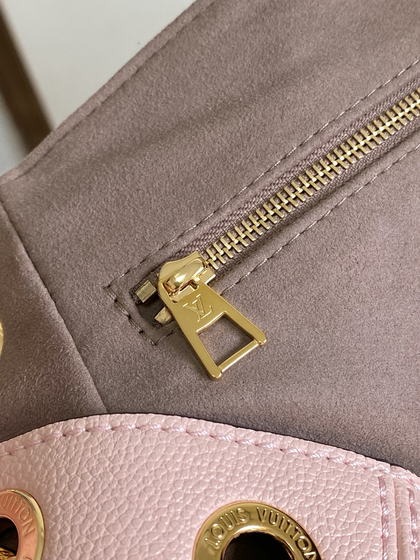 Louis Vuitton Anytime PM Bag in Monogram Empreinte Leather - Image 5