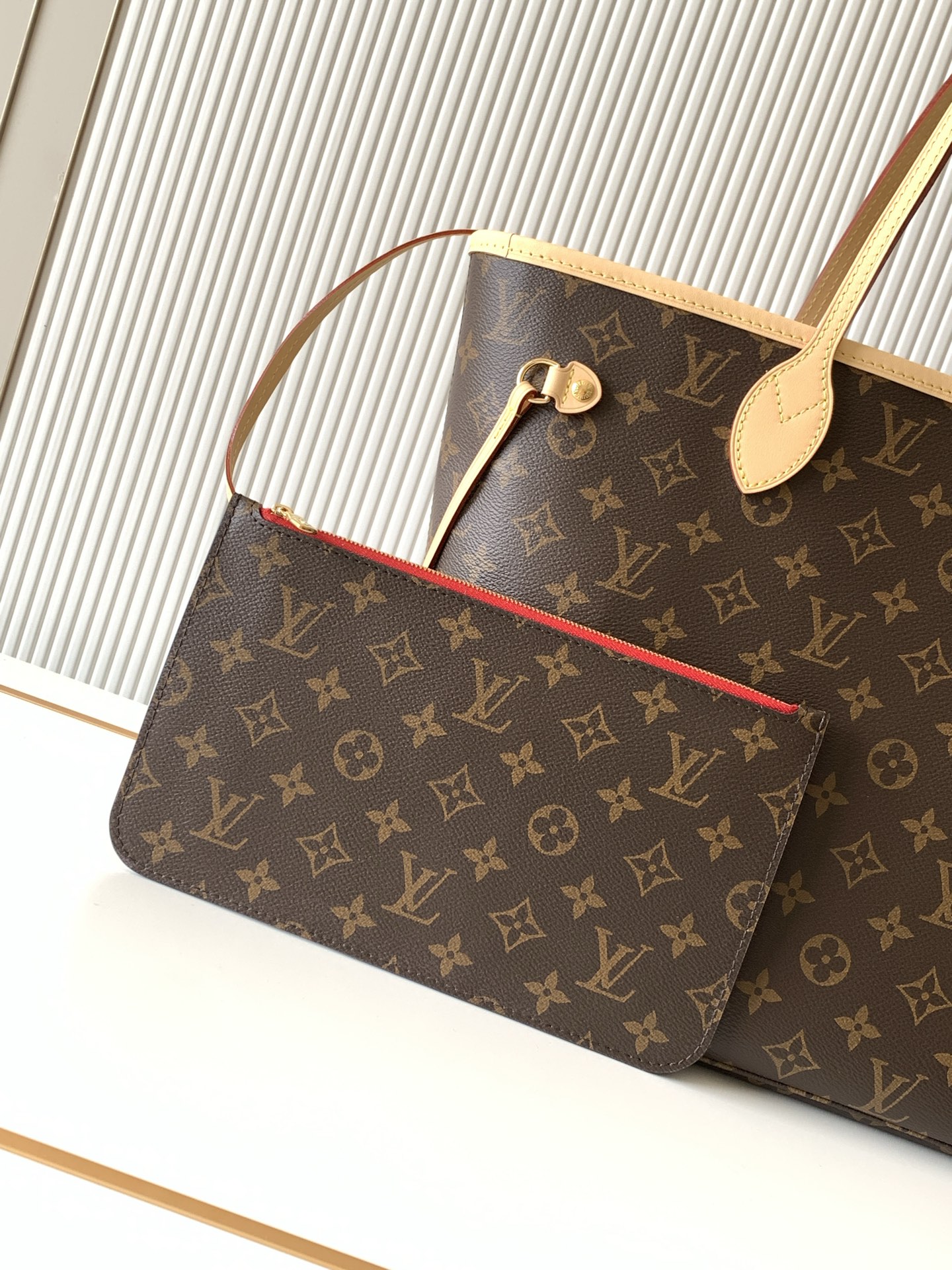 Louis Vuitton Neverfull Medium Tote Bag - Image 5