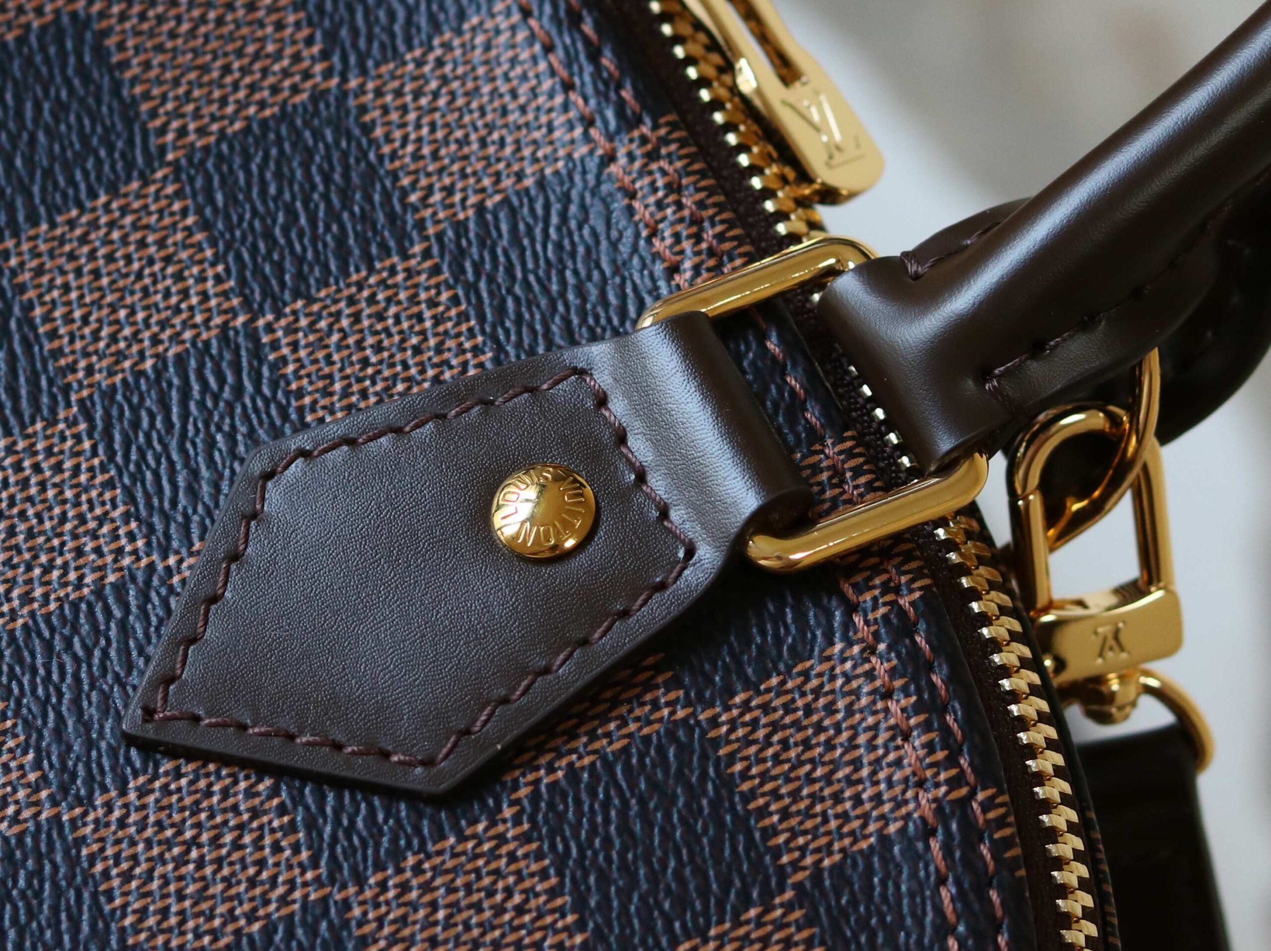 Louis Vuitton Alma Handbag M53151 in Monogram Canvas - Image 5