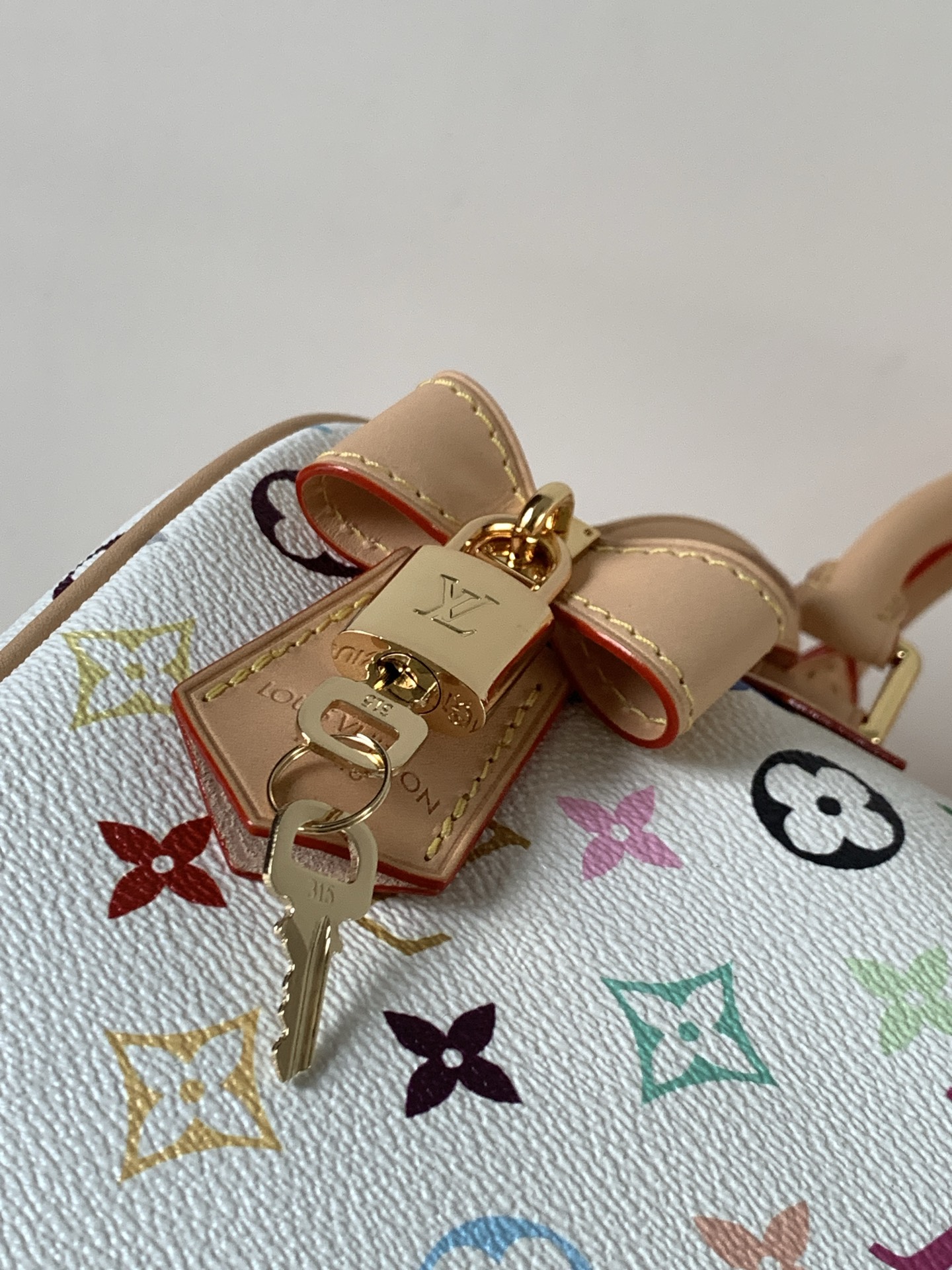 Louis Vuitton Speedy Bandoulière 25 Handbag, White Monogram Canvas - Image 5