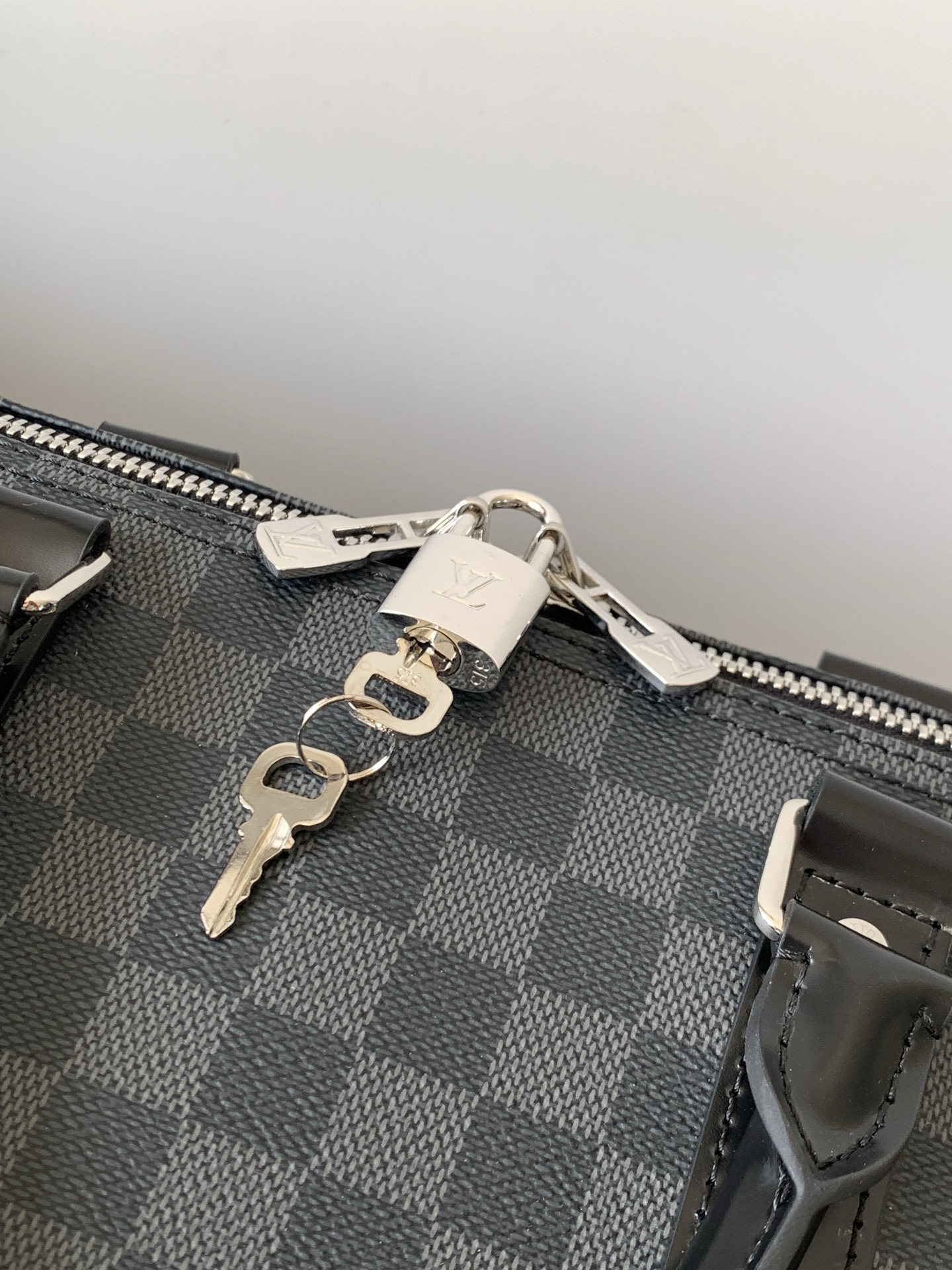 Keepall Bandouliere 50/55 Travel Bag - Image 5