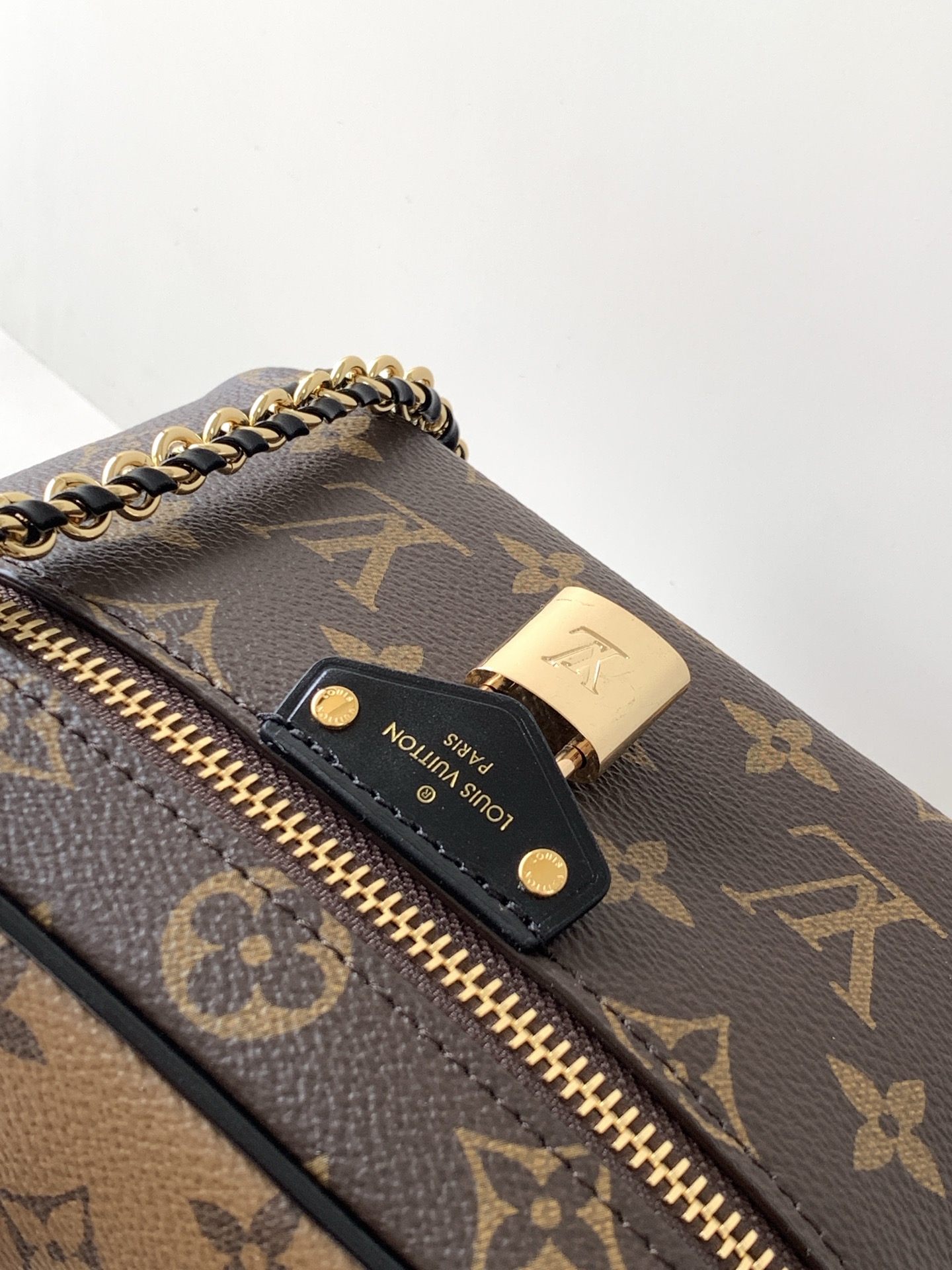 Louis Vuitton M47125 Monogram Vanity Chain Pouch - Image 5