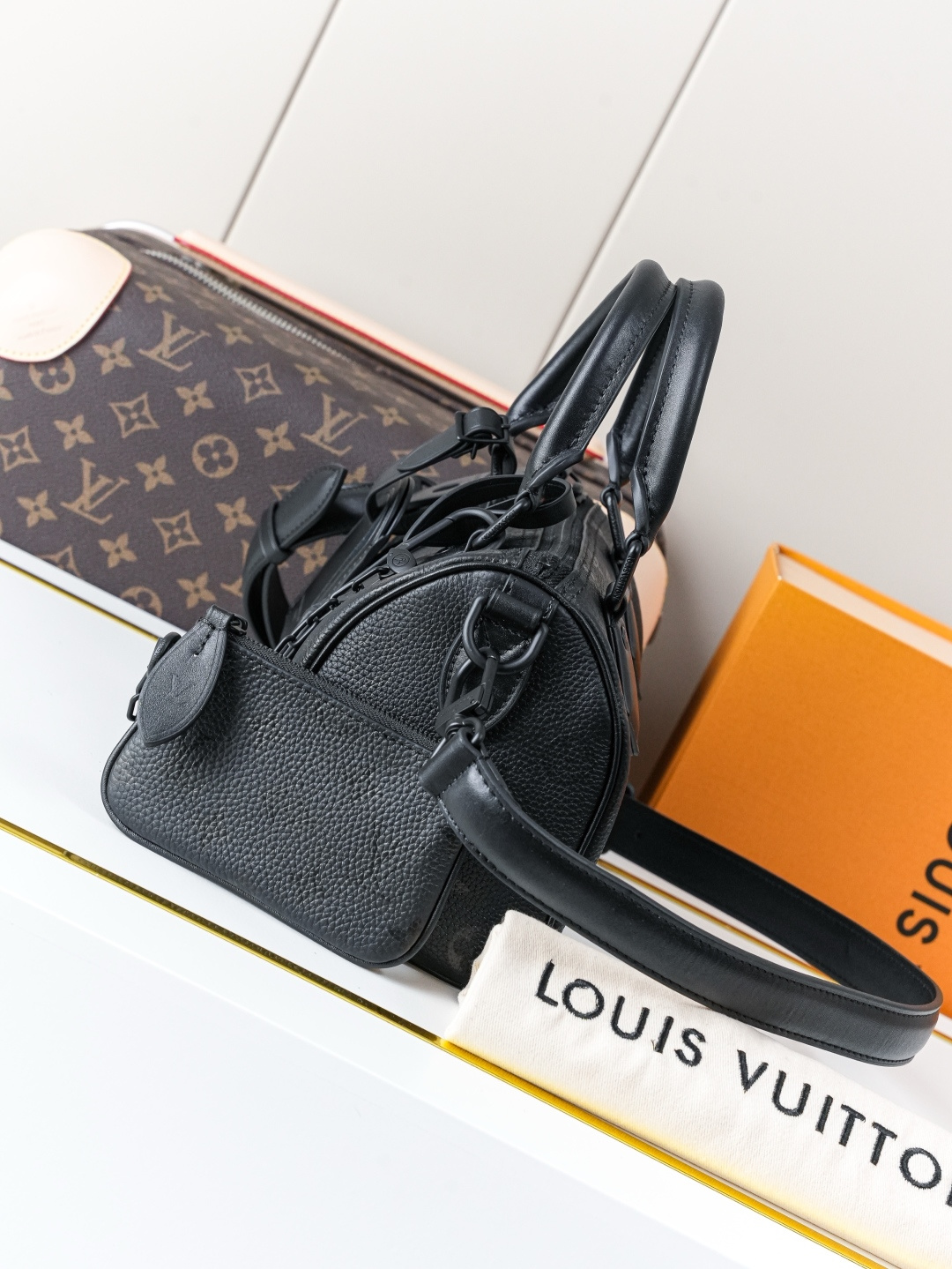 Louis Vuitton Speedy Bandouliere 20 Monogram Leather Handbag - Image 5
