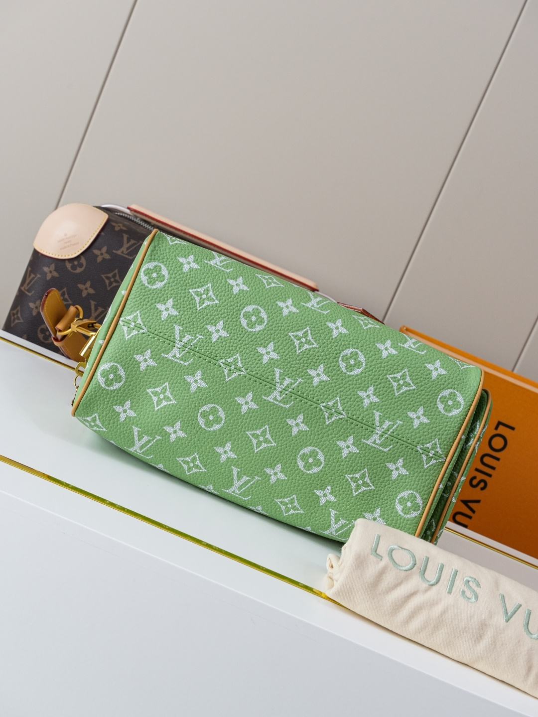 Louis Vuitton Speedy Bandoulière 25 Monogram Leather Handbag - Grass Green - Image 5