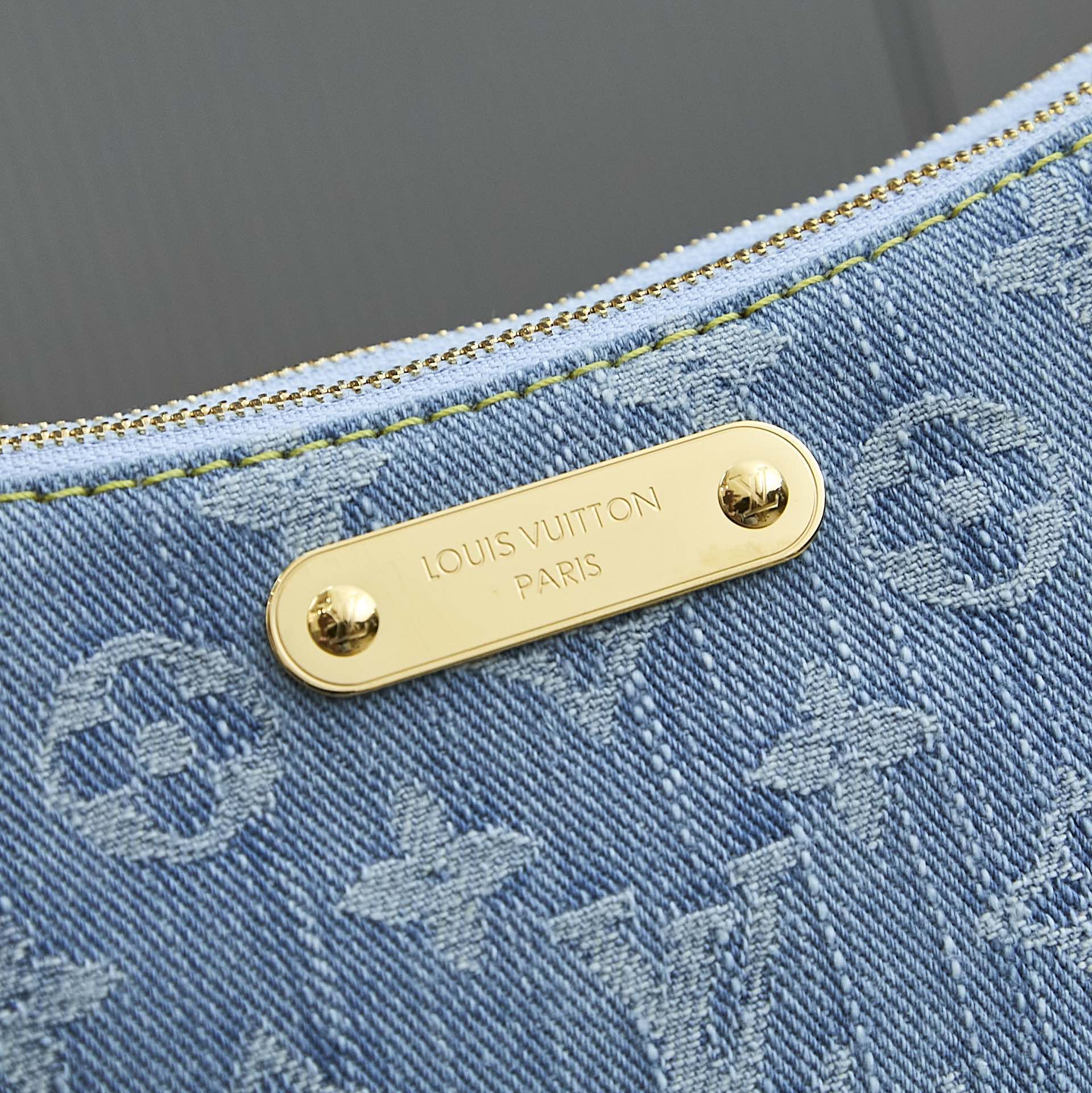 Louis Vuitton Liv Pochette M83532 in Light Blue Monogram Denim - Image 5